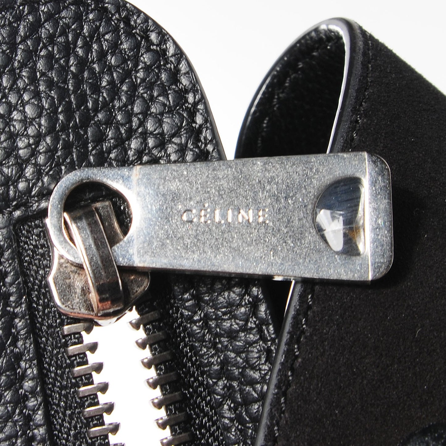 Drummed Calfskin Suede Medium Trapeze Black