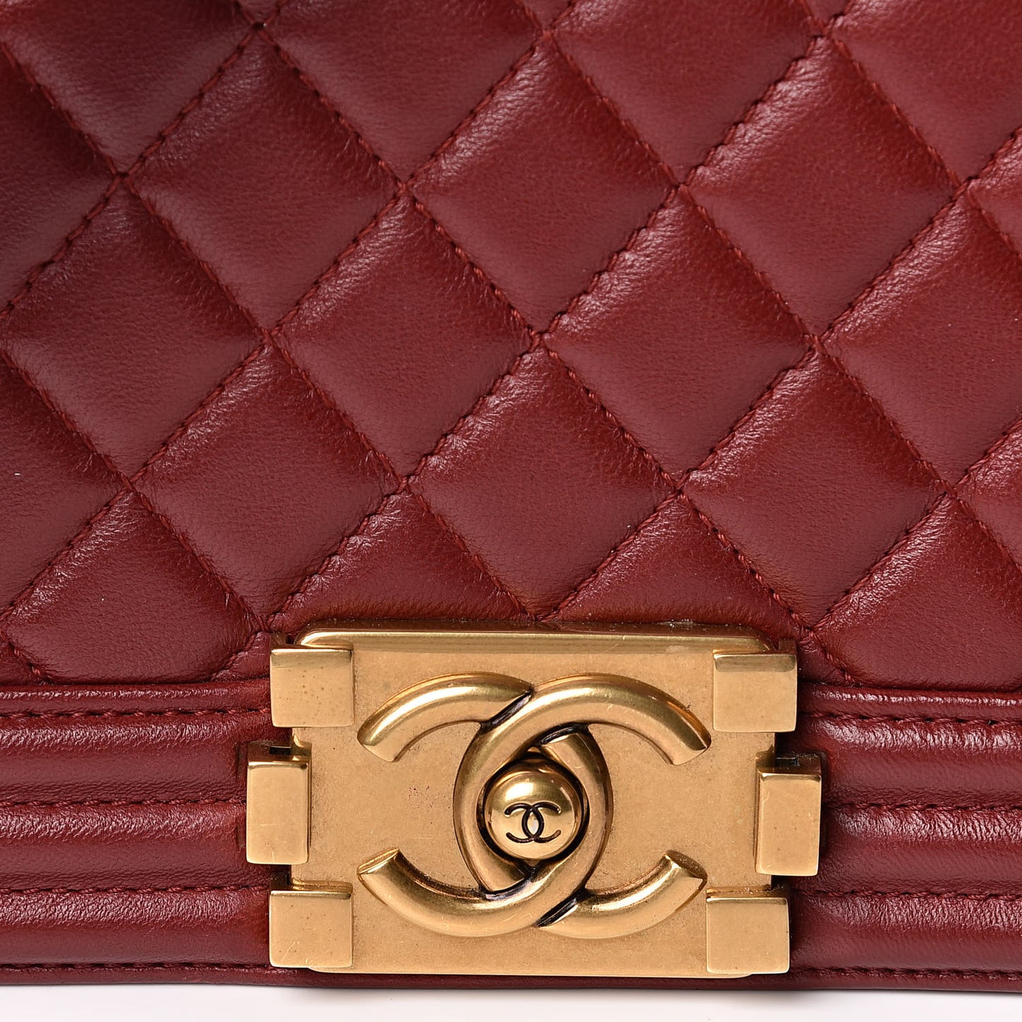 Lambskin Quilted Medium Boy Flap Burgundy