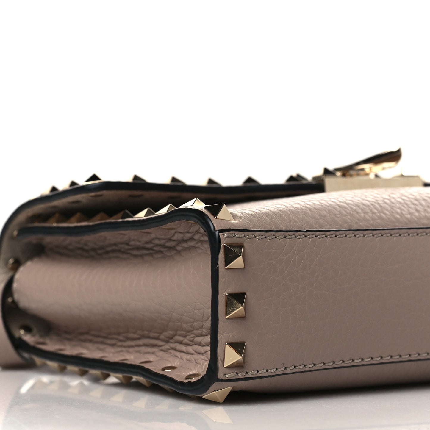 Pebbled Calfskin Medium Rockstud Flip Lock Crossbody Bag Poudre