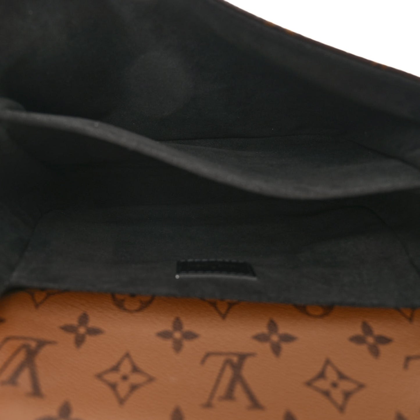 Reverse Monogram Pochette Metis