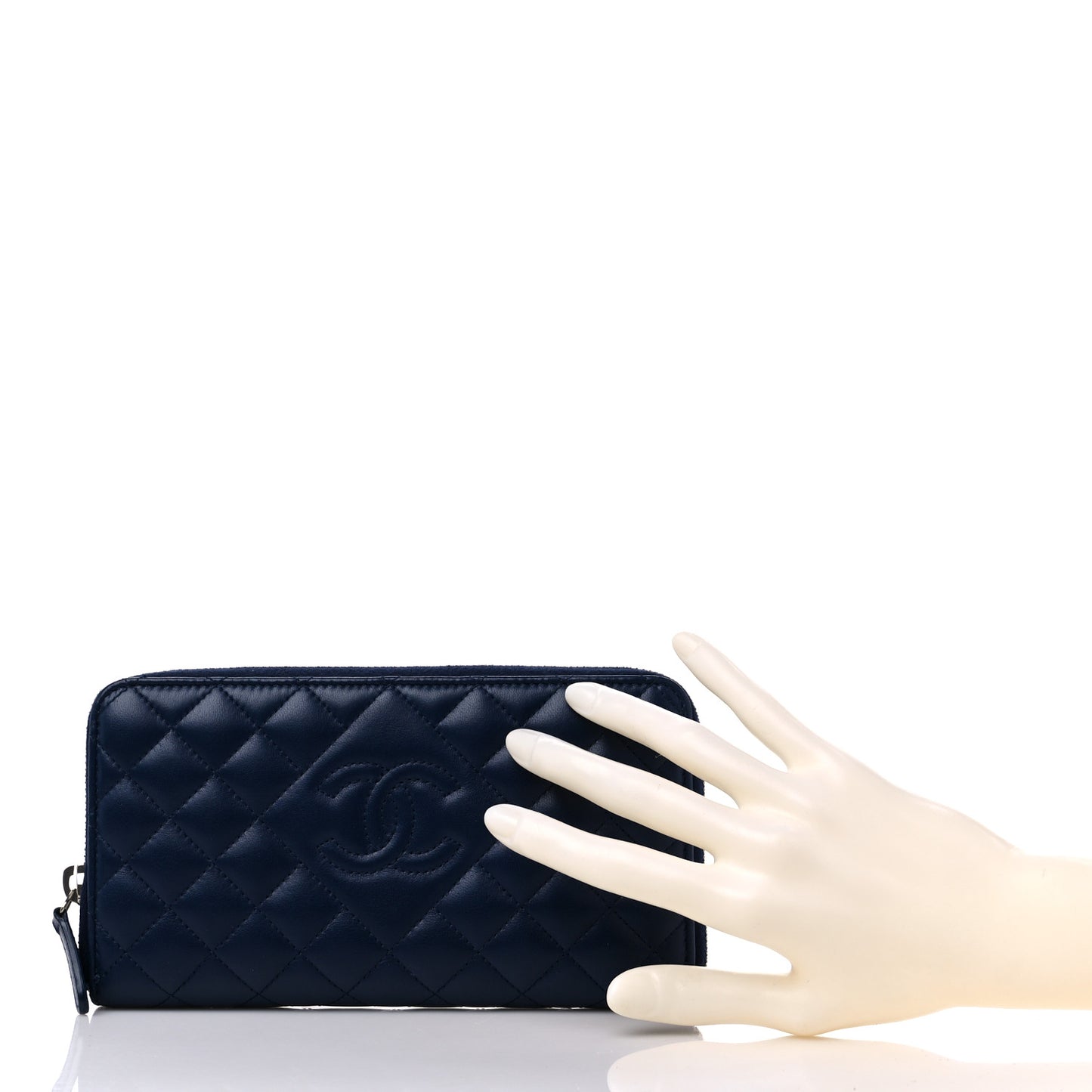 Caviar Quilted Diamond CC Gusset Zip Around Wallet Navy