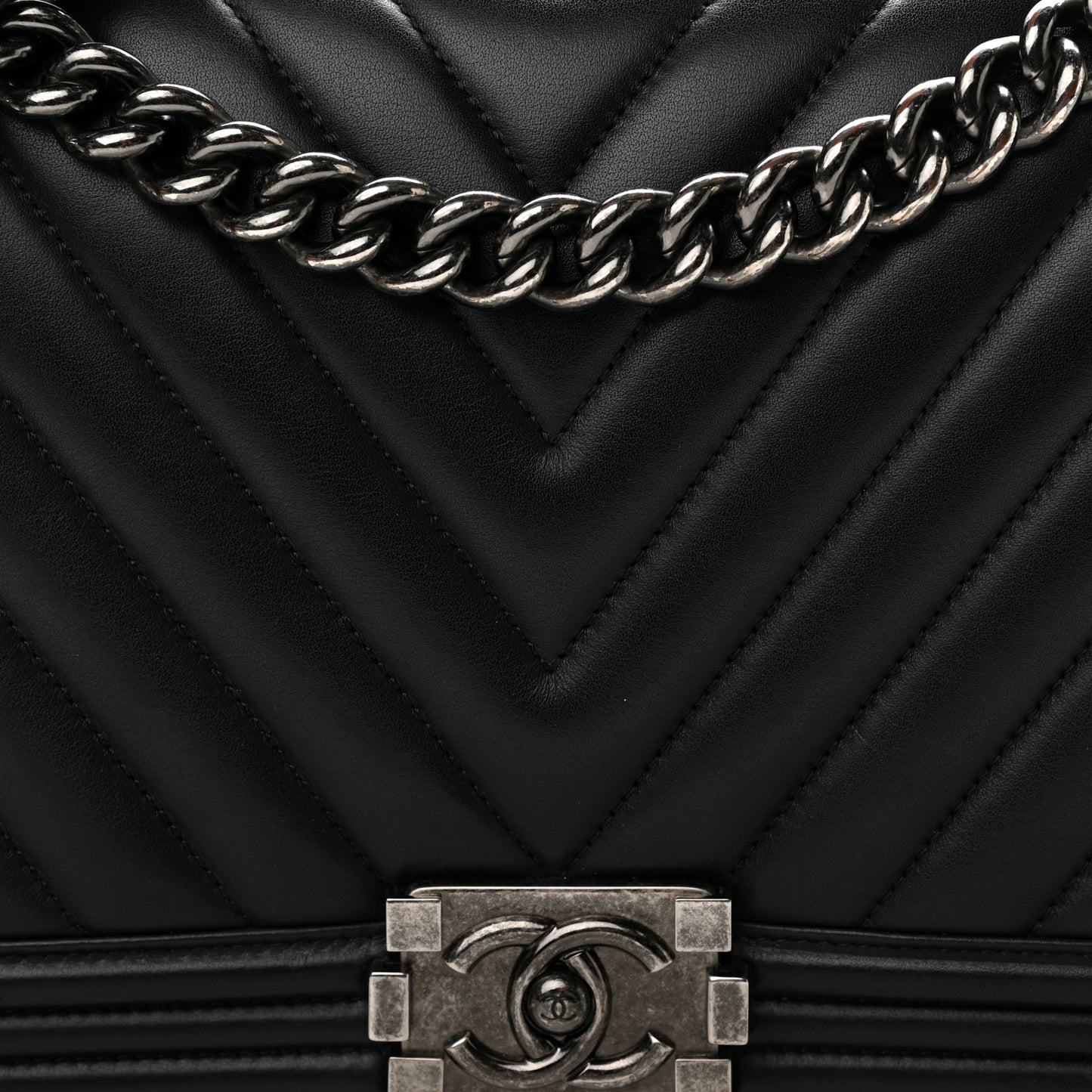 Calfskin Chevron Quilted New Medium Boy Flap Black