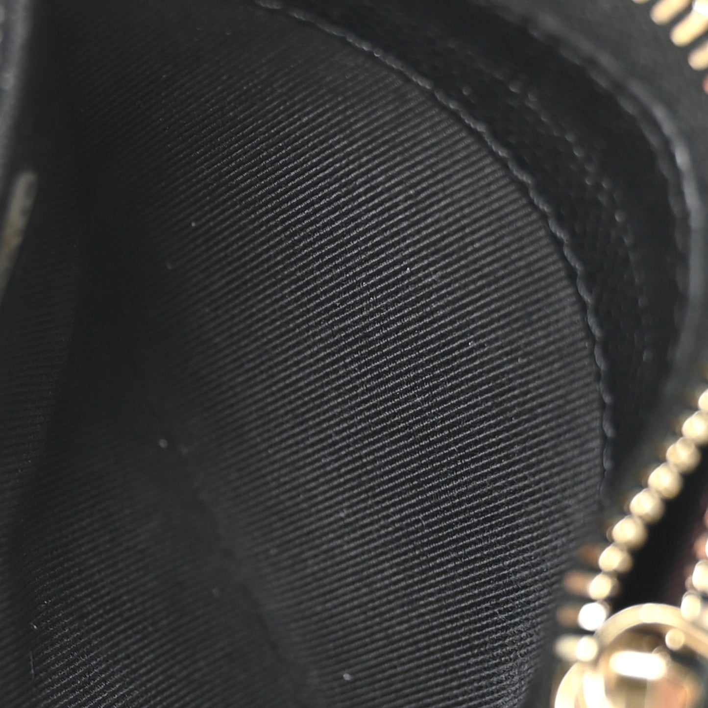 Iridescent Caviar Quilted CC Zip Card Holder Black