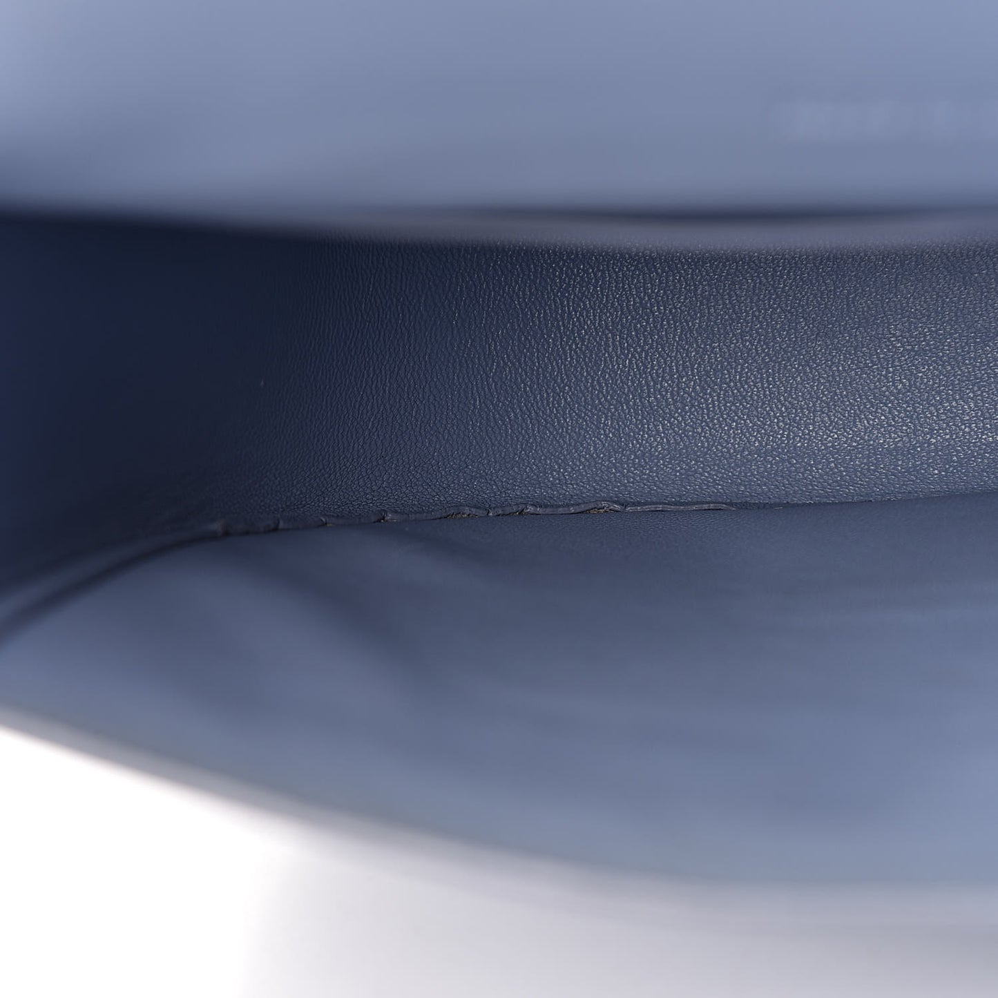 Grained Calfskin Compact Trotteur Porcelain