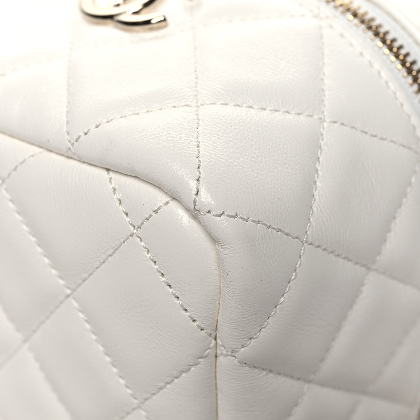 Lambskin Quilted Cube Chain Wristlet Case White