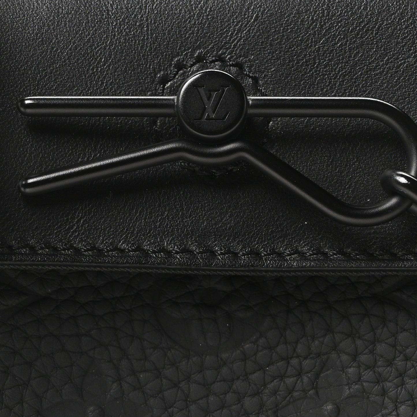 Taurillon Monogram Nano Steamer Black