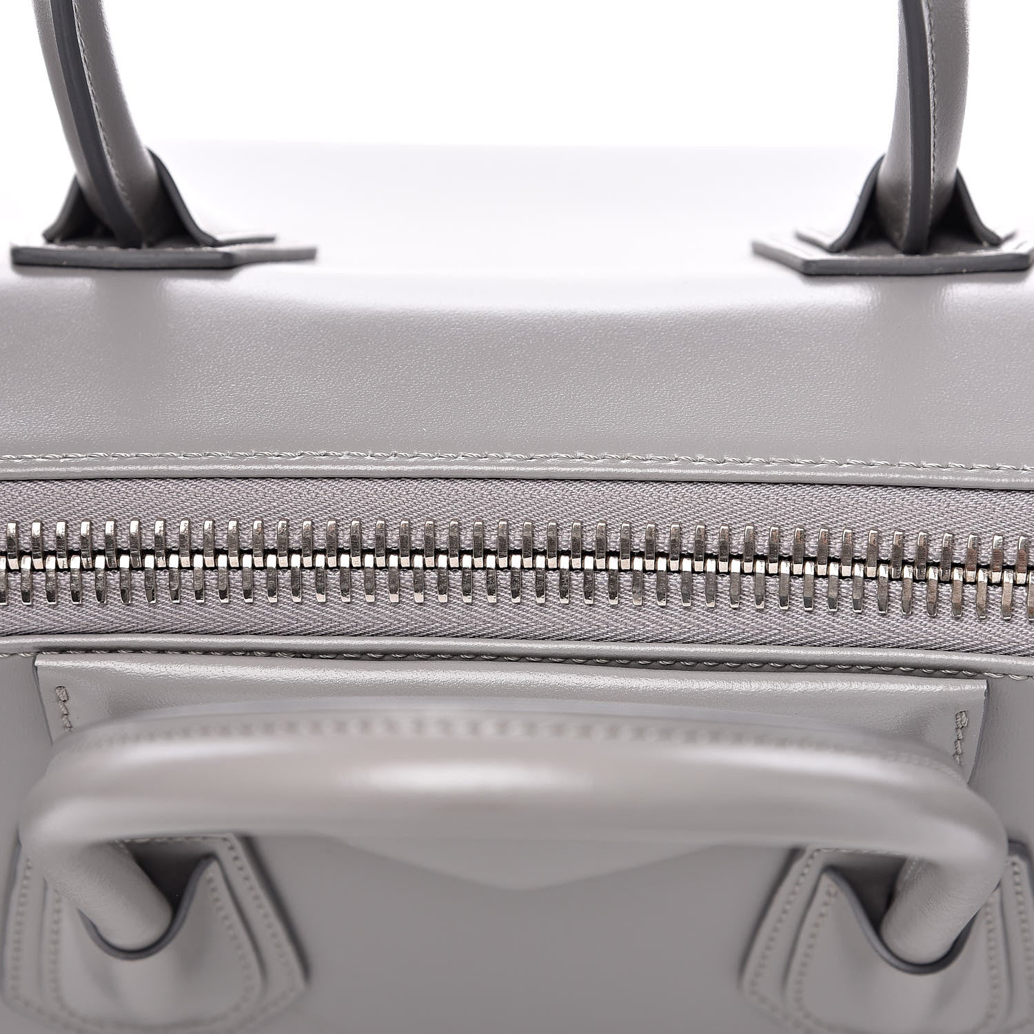 Givenchy Shiny Lord Calfskin Medium Antigona Pearl Grey 13 of 16