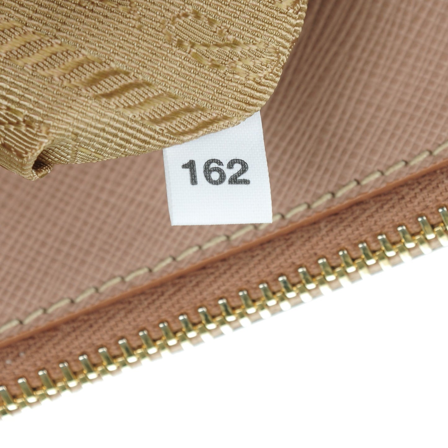 Saffiano Medium Galleria Double Zip Tote Cammeo