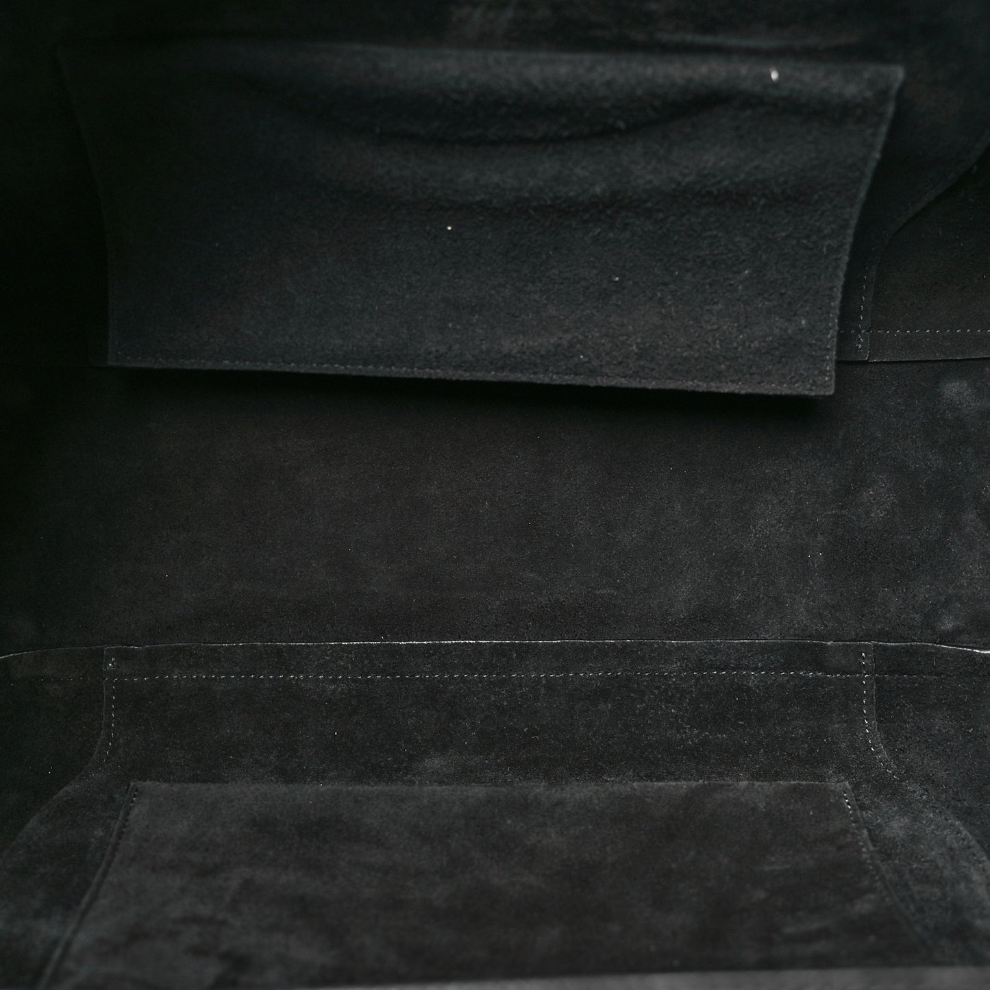 Supple Shiny Lambskin Medium Smiling New Luggage Black