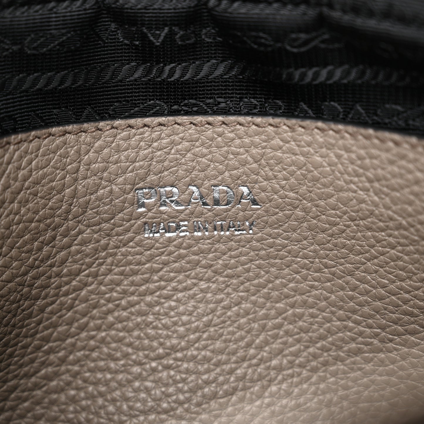 Vitello Daino Soft Camera Crossbody Argilla