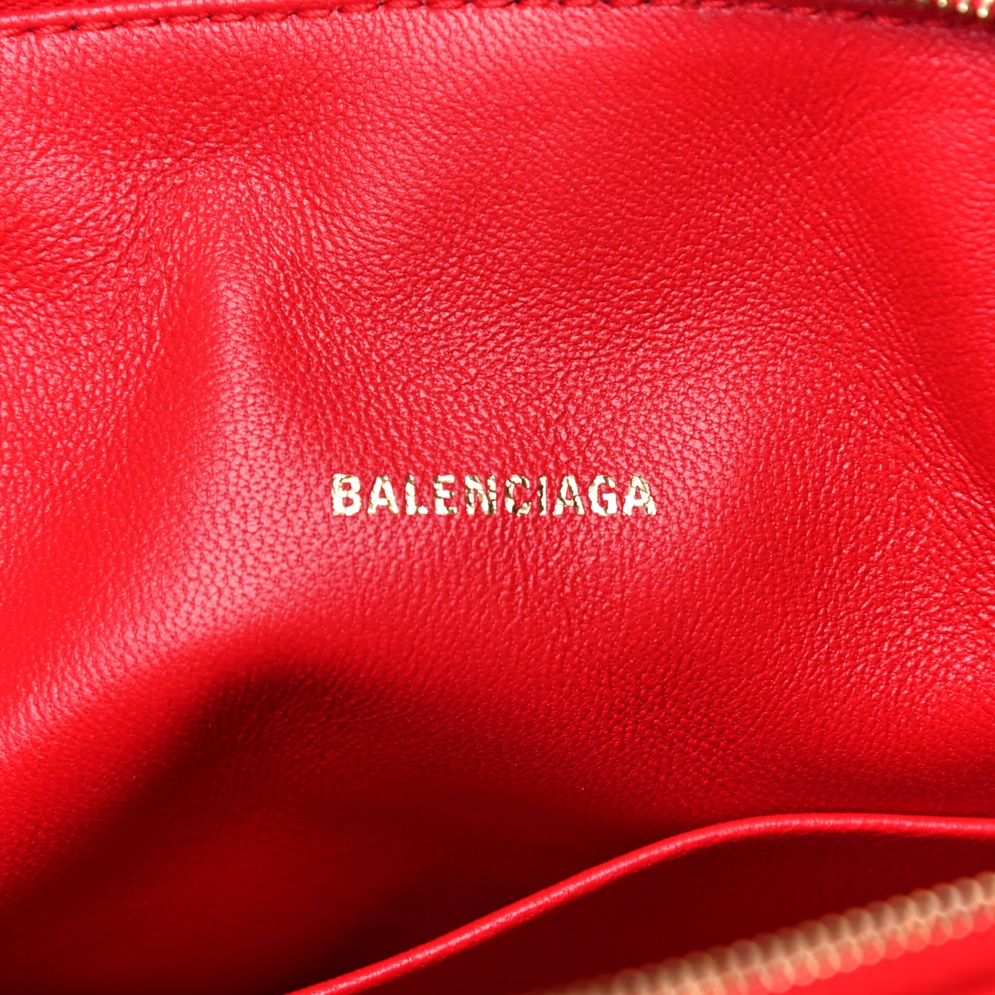 Nappa Calfskin Quilted Touch B Camera Shoulder Bag Bright Red