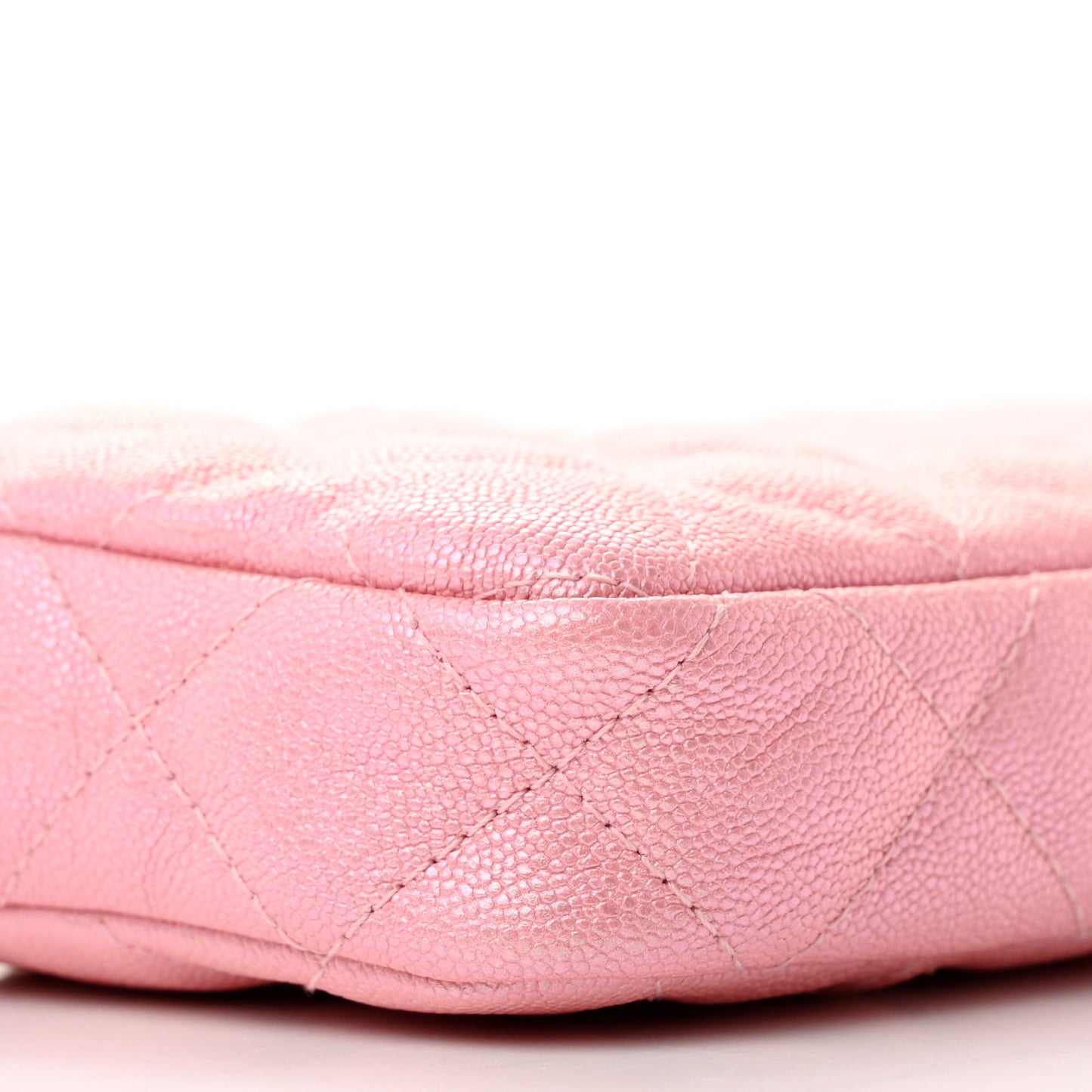 Iridescent Caviar Quilted Small Clutch With Chain Pink