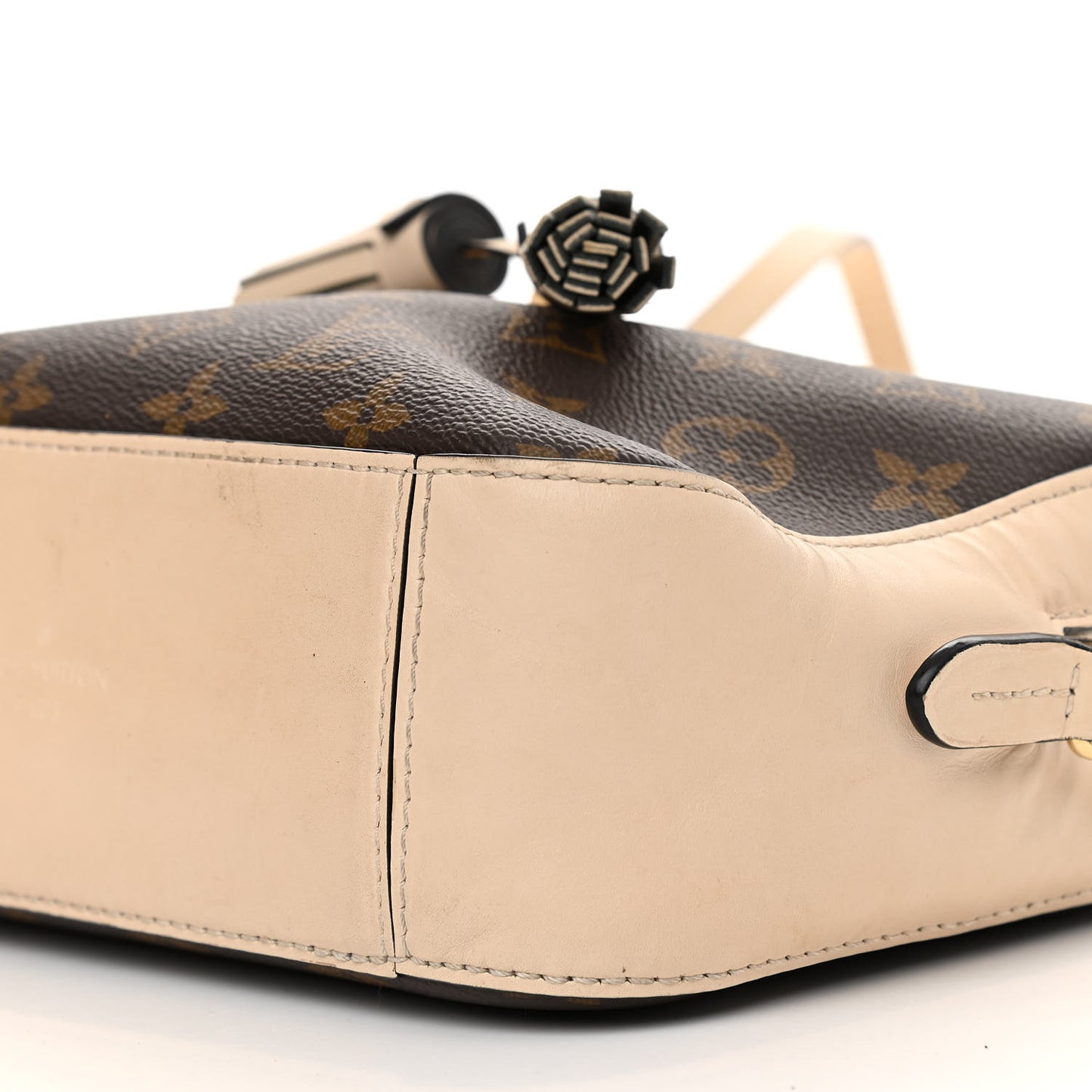 Monogram Saintonge Creme