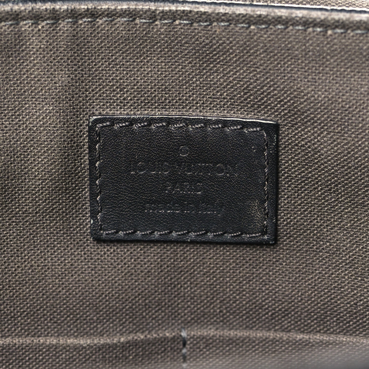 Louis Vuitton Damier Infini District MM Onyx 6 of 10