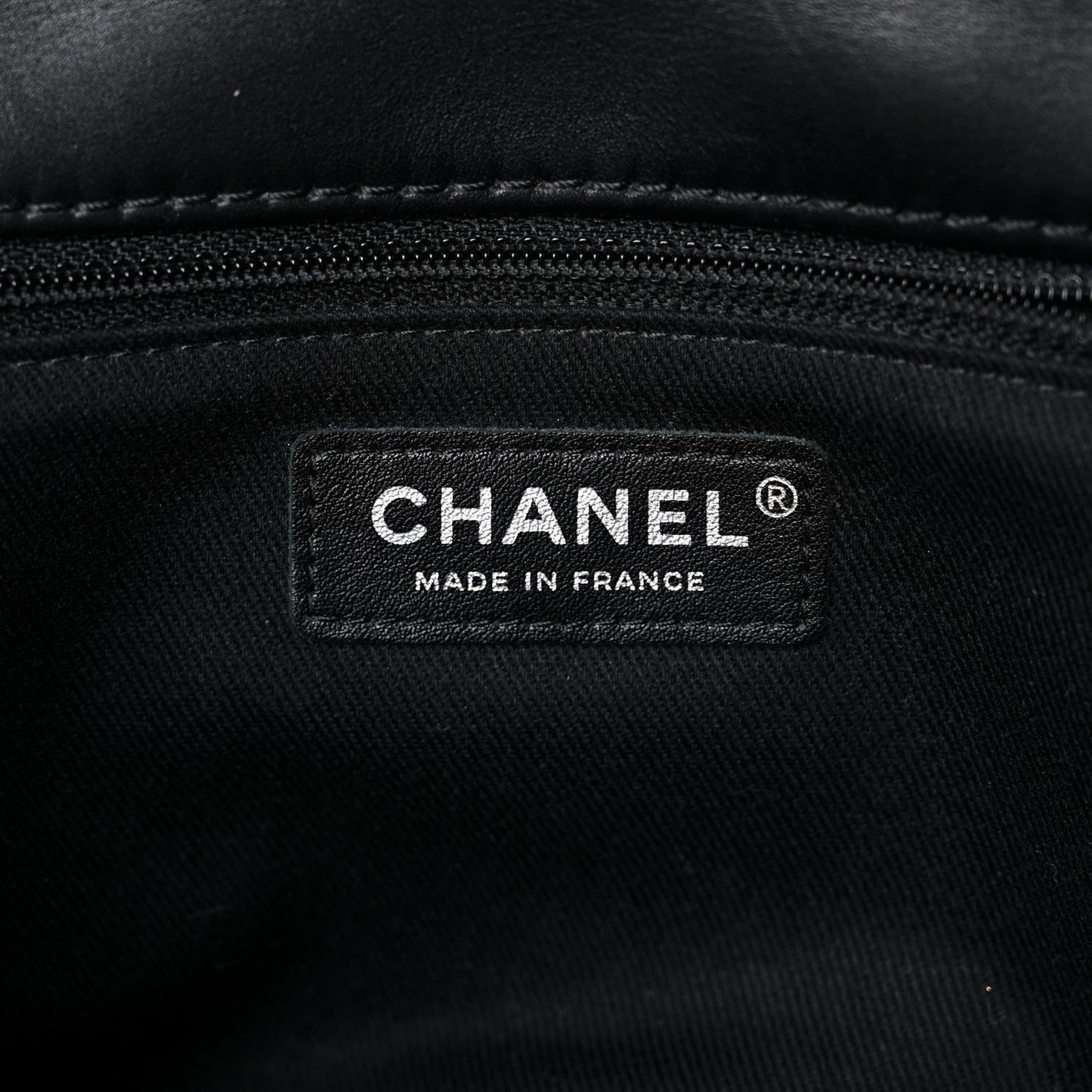 Calfskin Quilted Double Stitch Hamptons Clutch with Chain Black