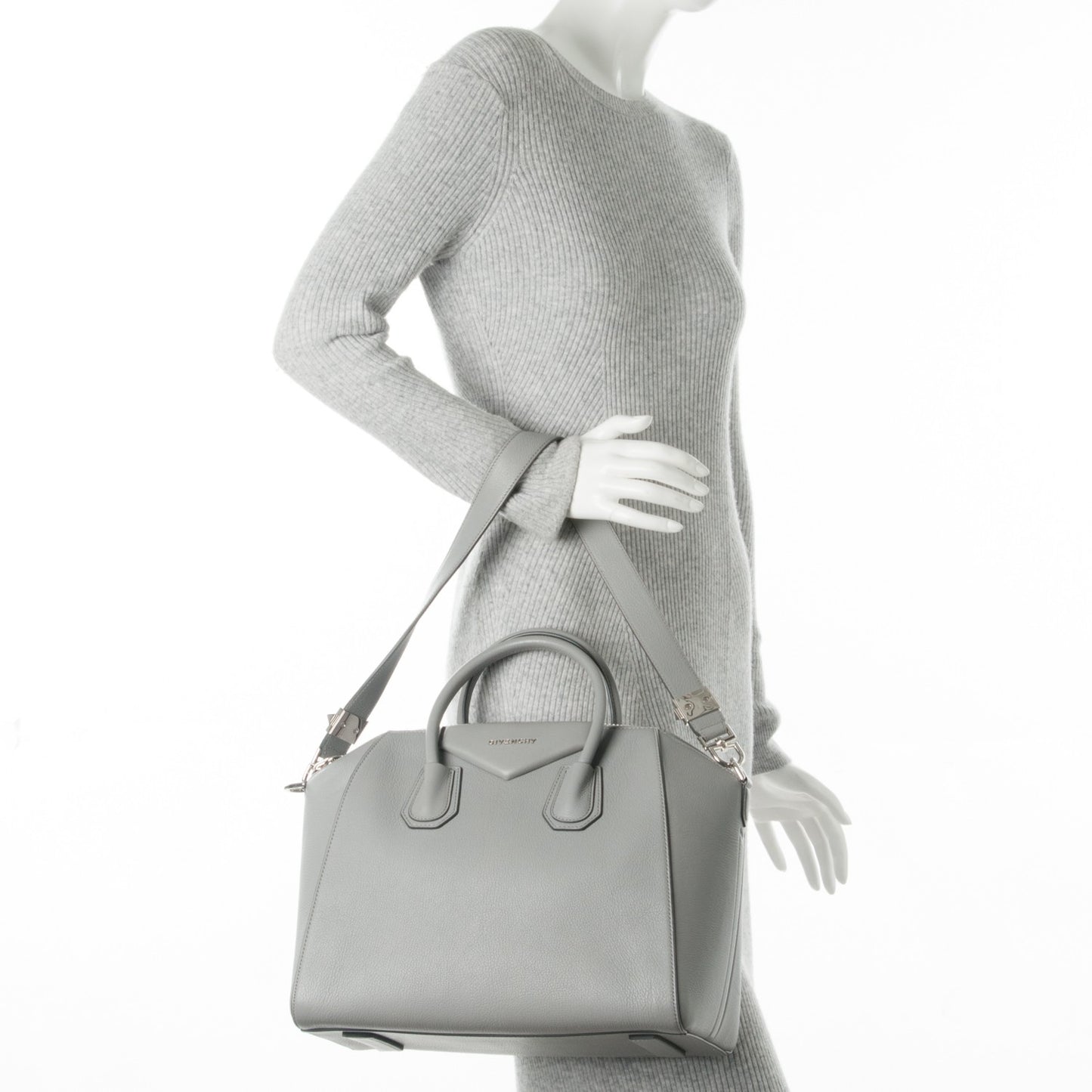 Sugar Goatskin Medium Antigona Pearl Grey