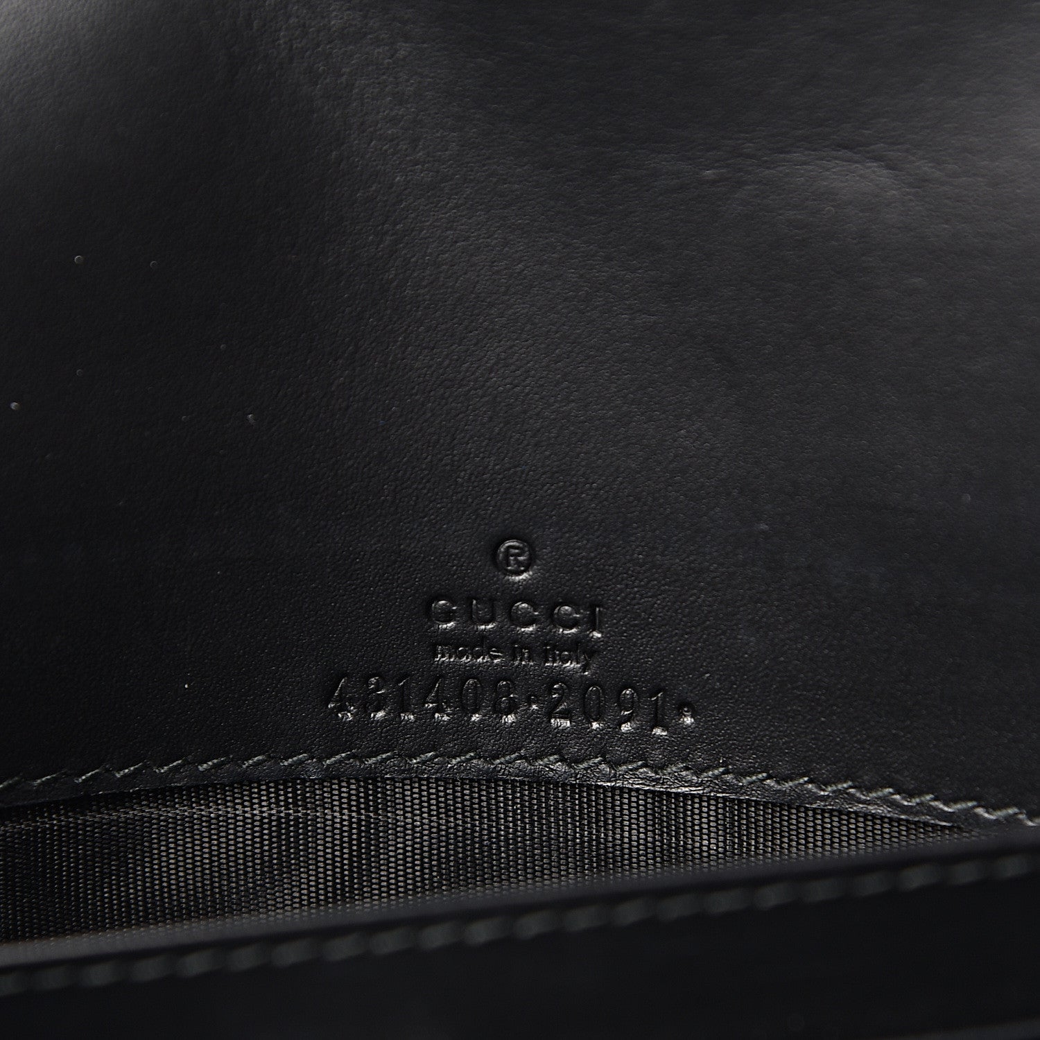 Gucci Guccissima Signature Bowy Chain Wallet Black 6 of 15