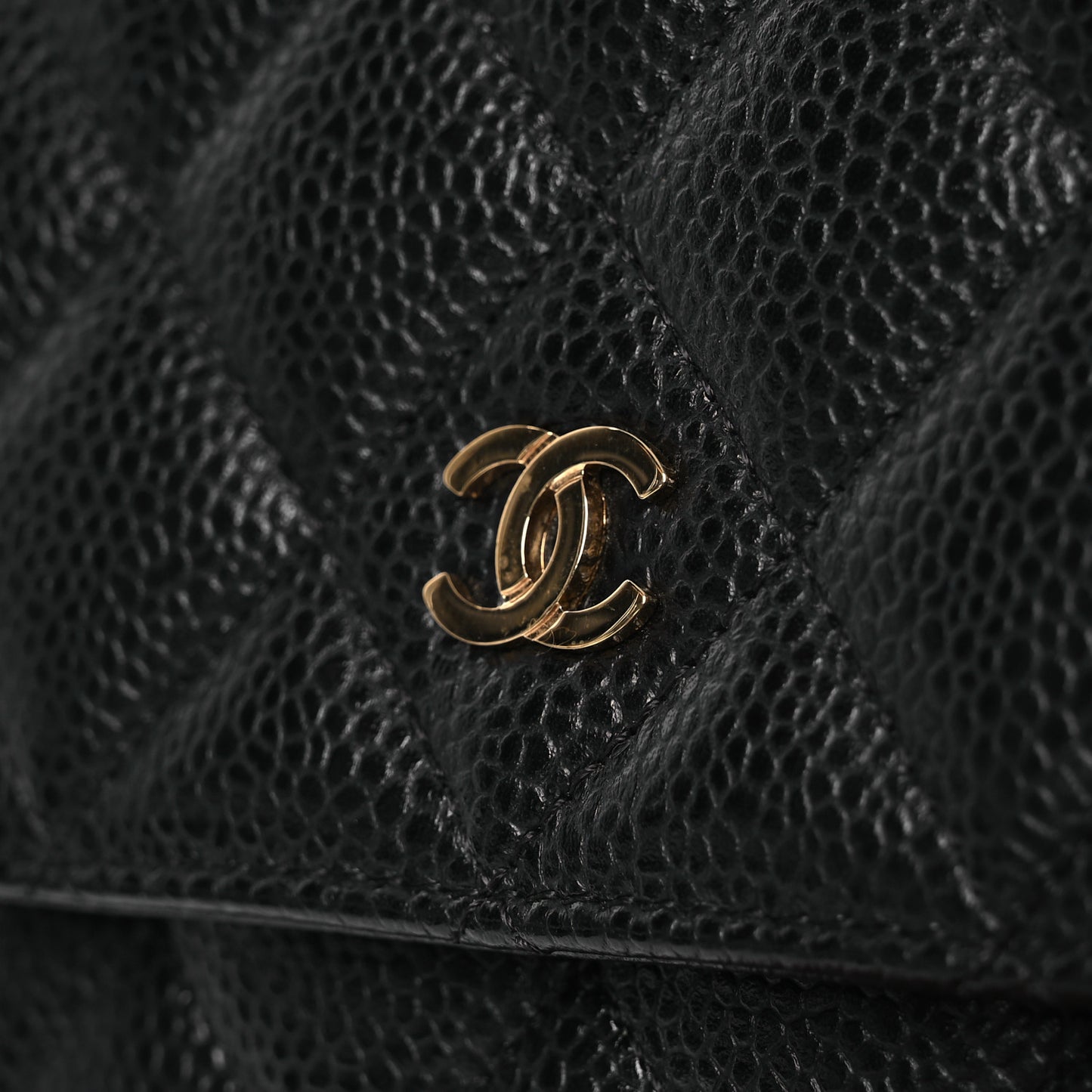 Caviar Quilted Wallet on Chain WOC Black