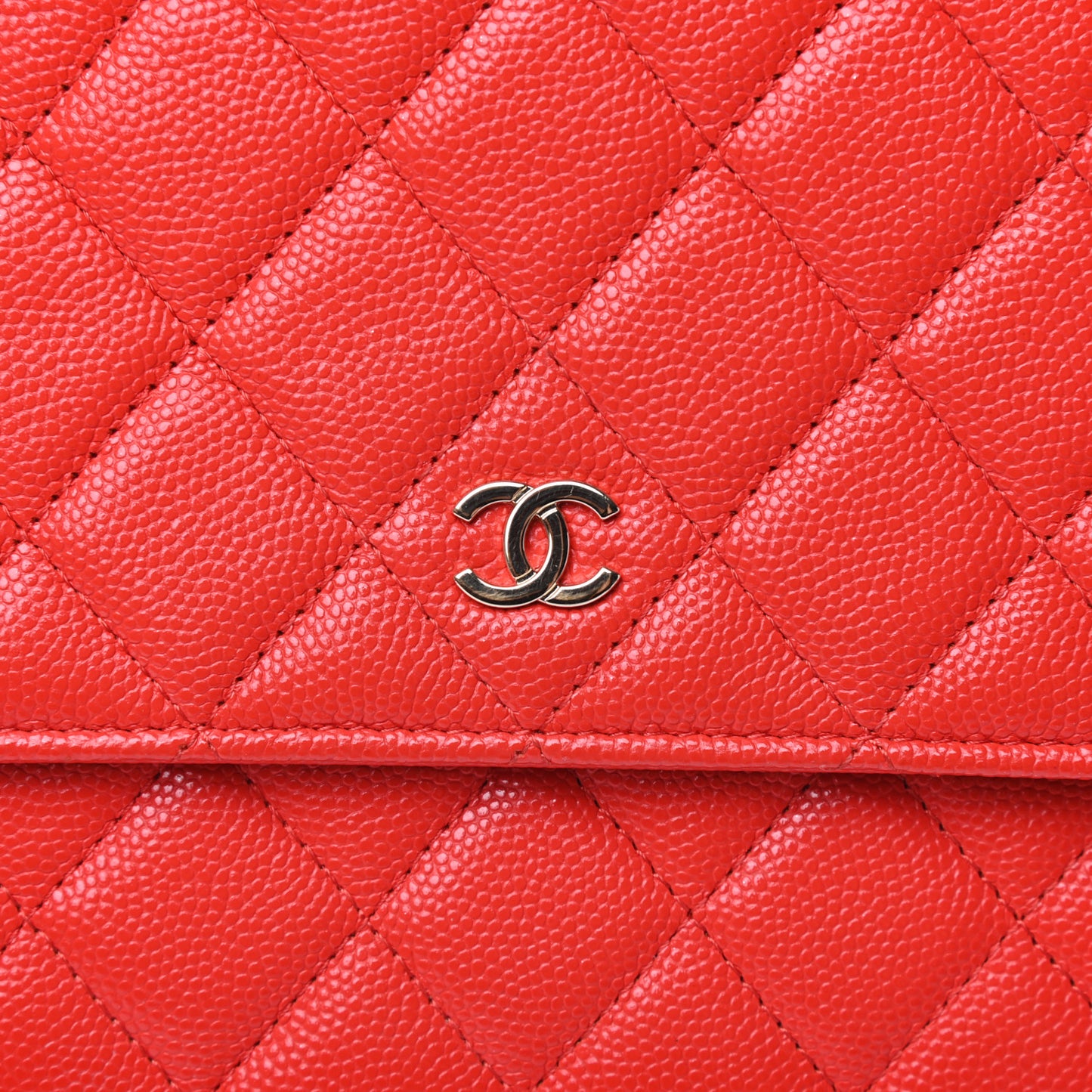 Caviar Quilted Square Wallet On Chain WOC Red