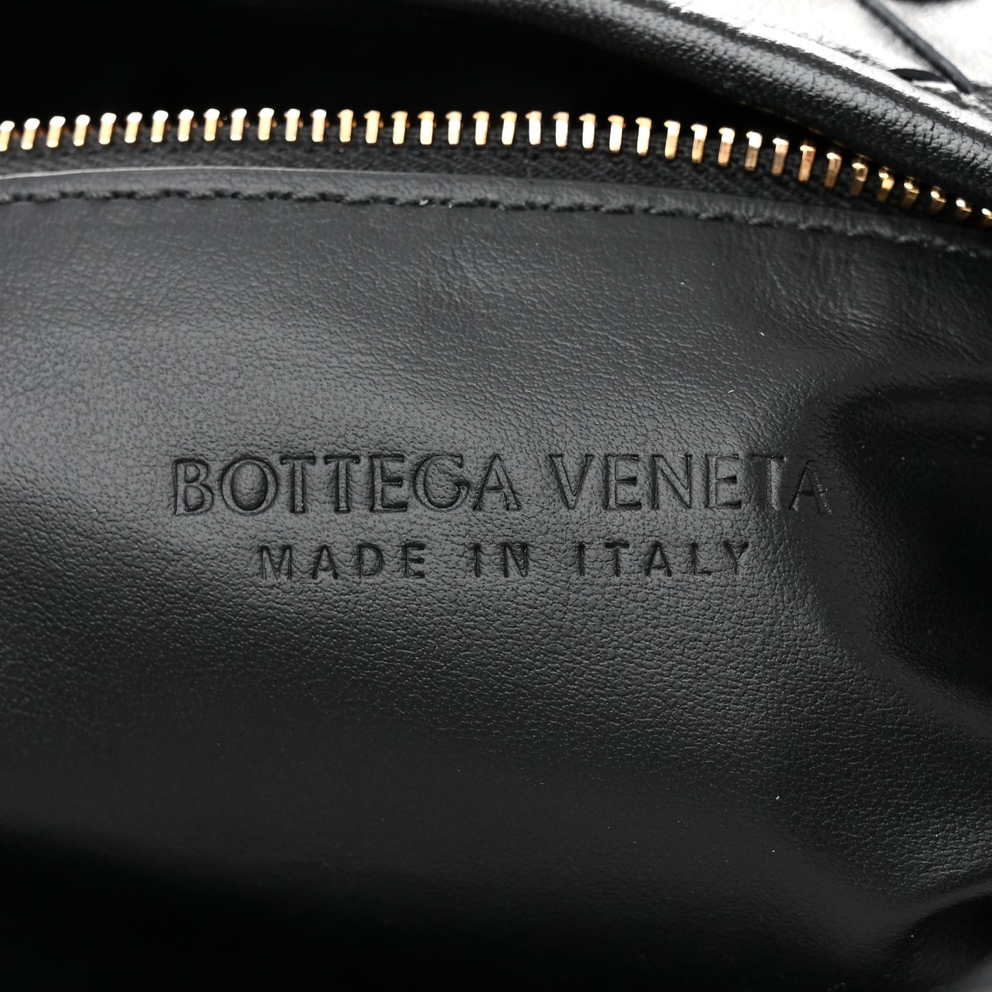 Calfskin Intrecciato Small Hop Black