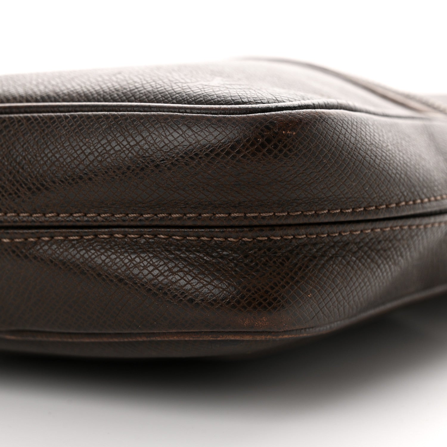 Louis Vuitton Taiga Dimitri Grizzli 10 of 16