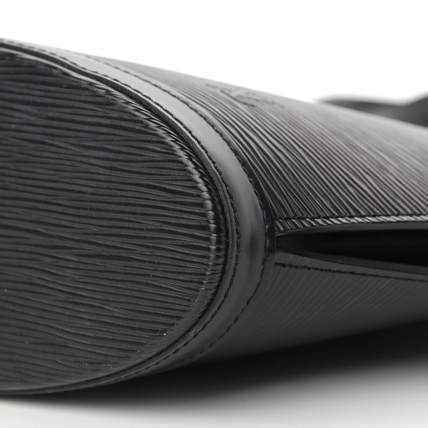Epi Saint Jacques PM Long Straps Black