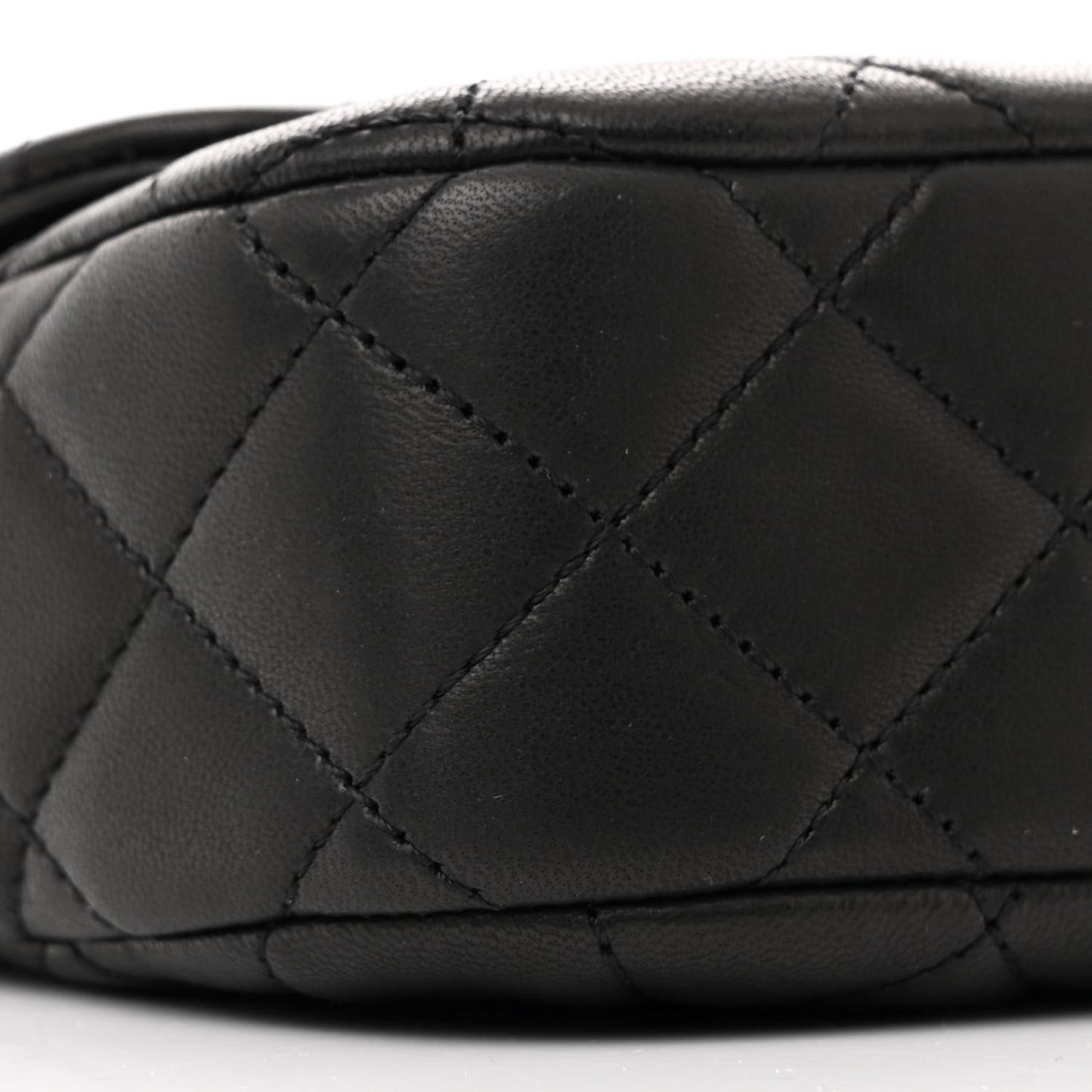 Lambskin Quilted Medium Cruise Charm Single Flap Black
