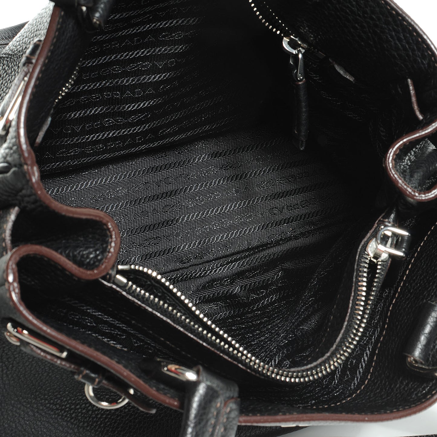 Vitello Daino Logo Shoulder Bag Black