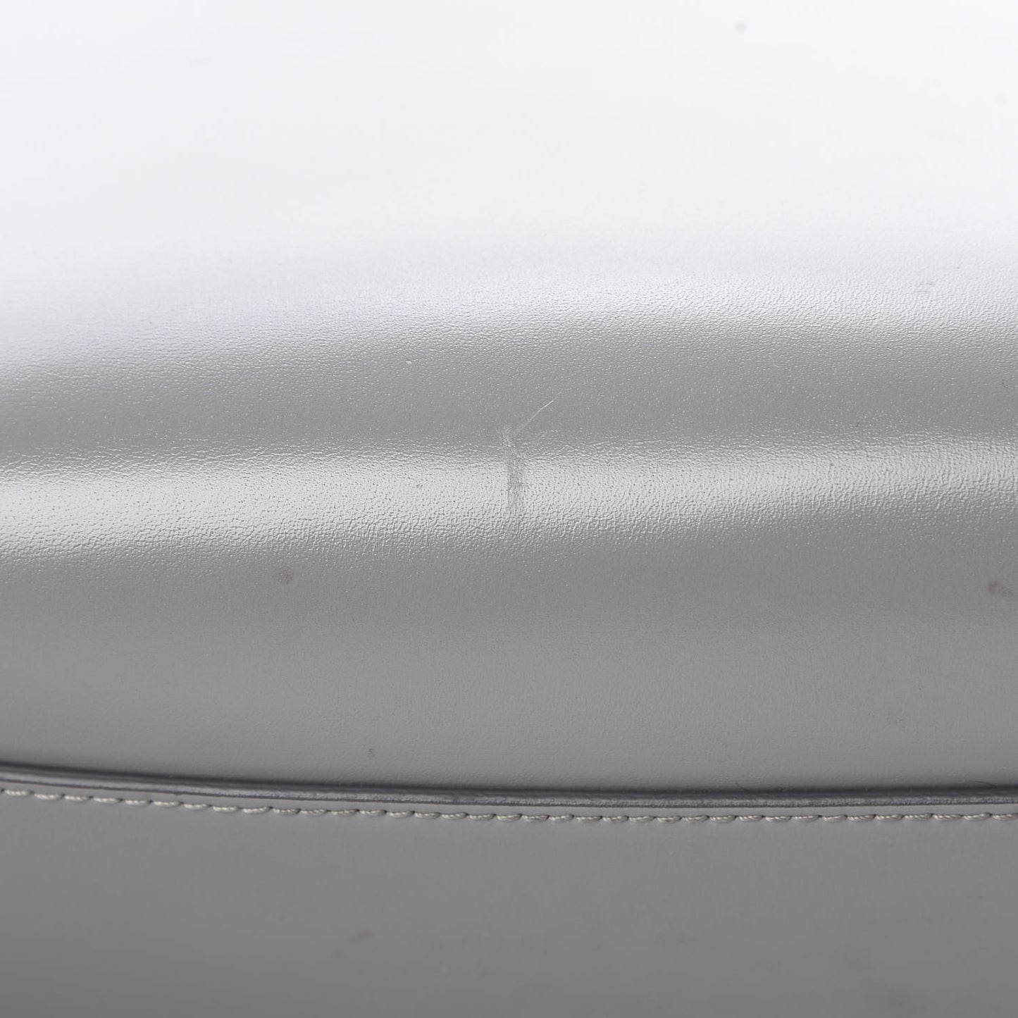 Shiny Lord Calfskin Medium Antigona Pearl Grey