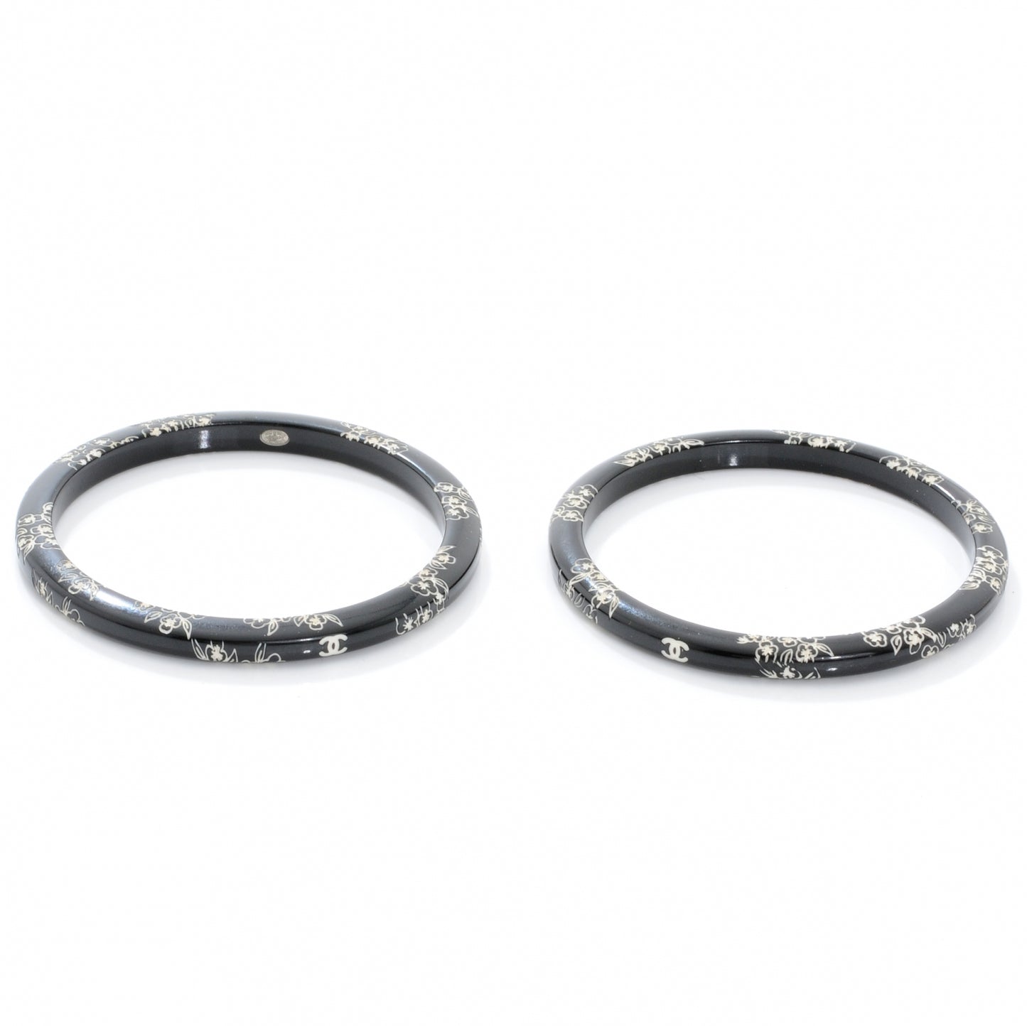 CC Camellia Engraved Bangle Set 2