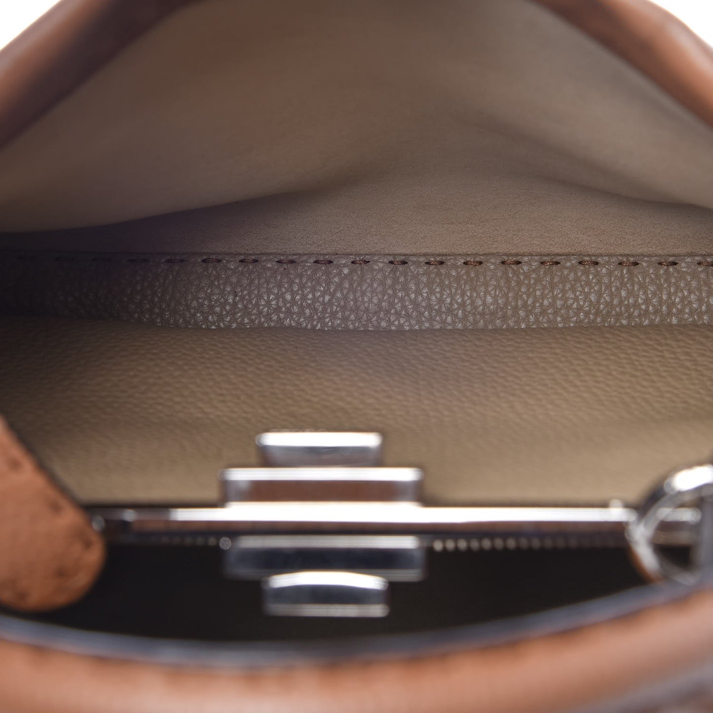 Cuoio Romano Selleria Bi-Color Medium Peekaboo Iconic Satchel Mou Deserto