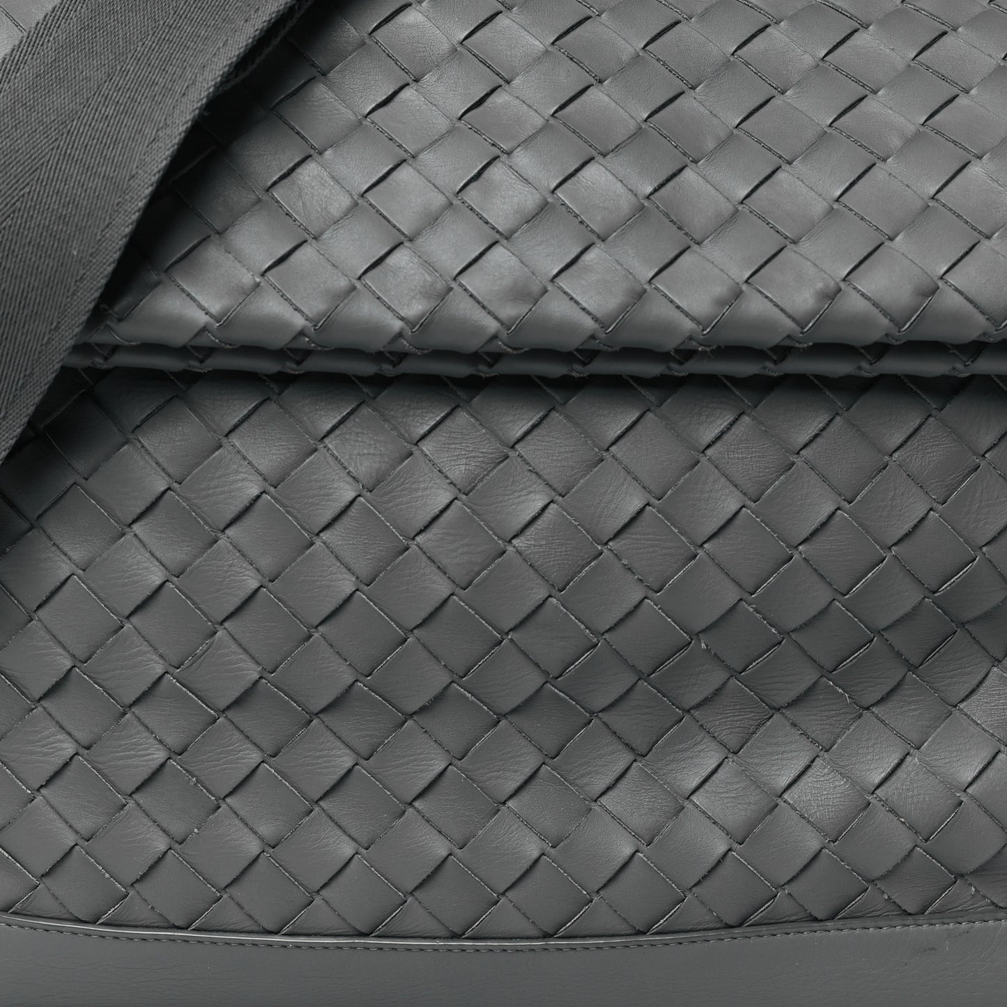 Nappa Intrecciato Large Fold Crossbody Messenger Thunder