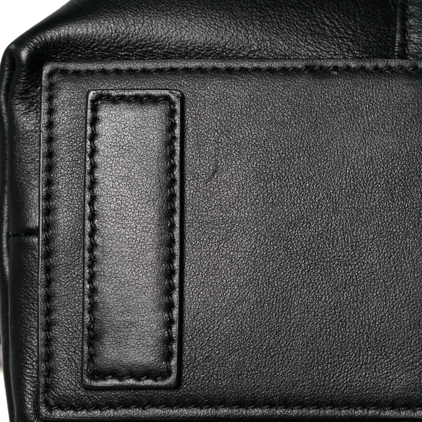 Smooth Calfskin Medium Soft Antigona Black