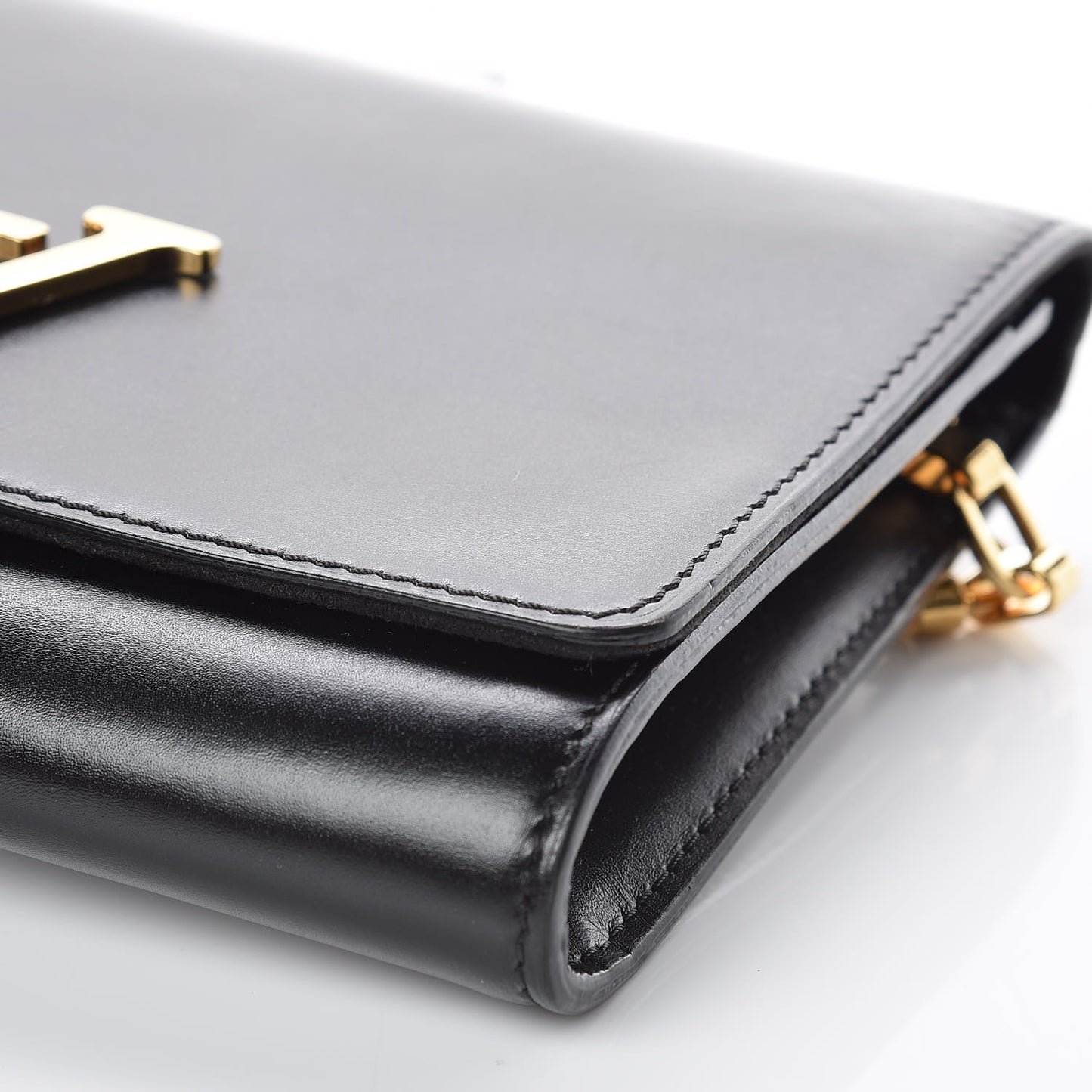 Calfskin Chain Louise GM Black