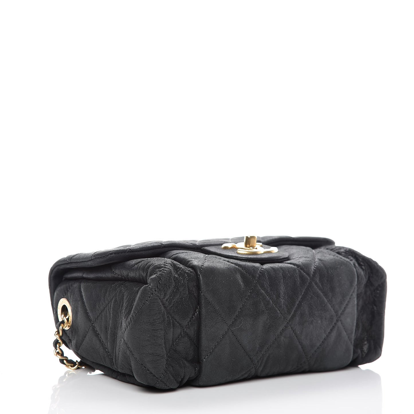 Iridescent Calfskin Quilted Small Chic Quilt Flap Black