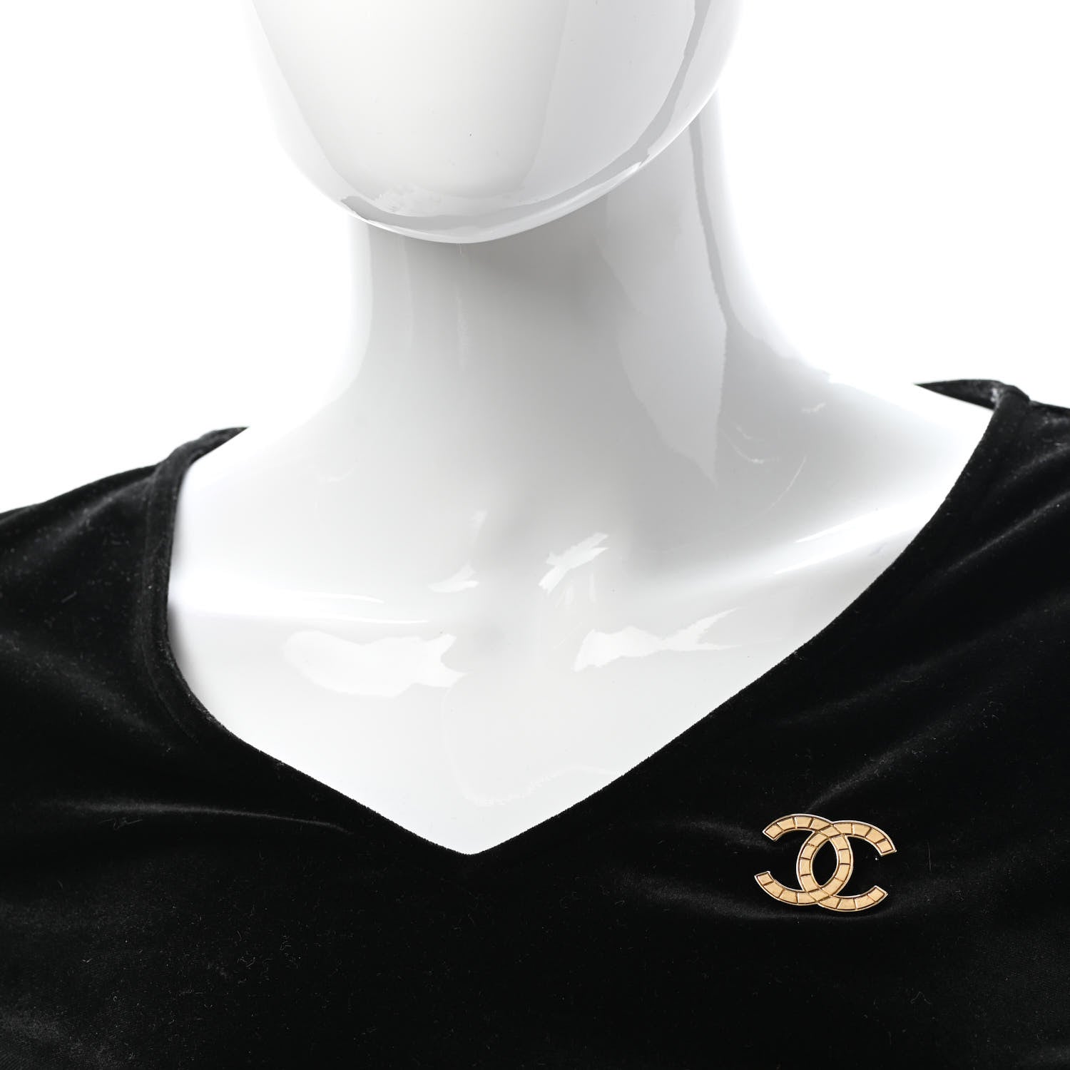 Chanel CC Brooch Gold 2 of 4