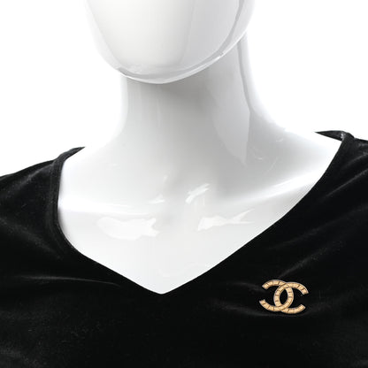 Chanel CC Brooch Gold 2 of 4