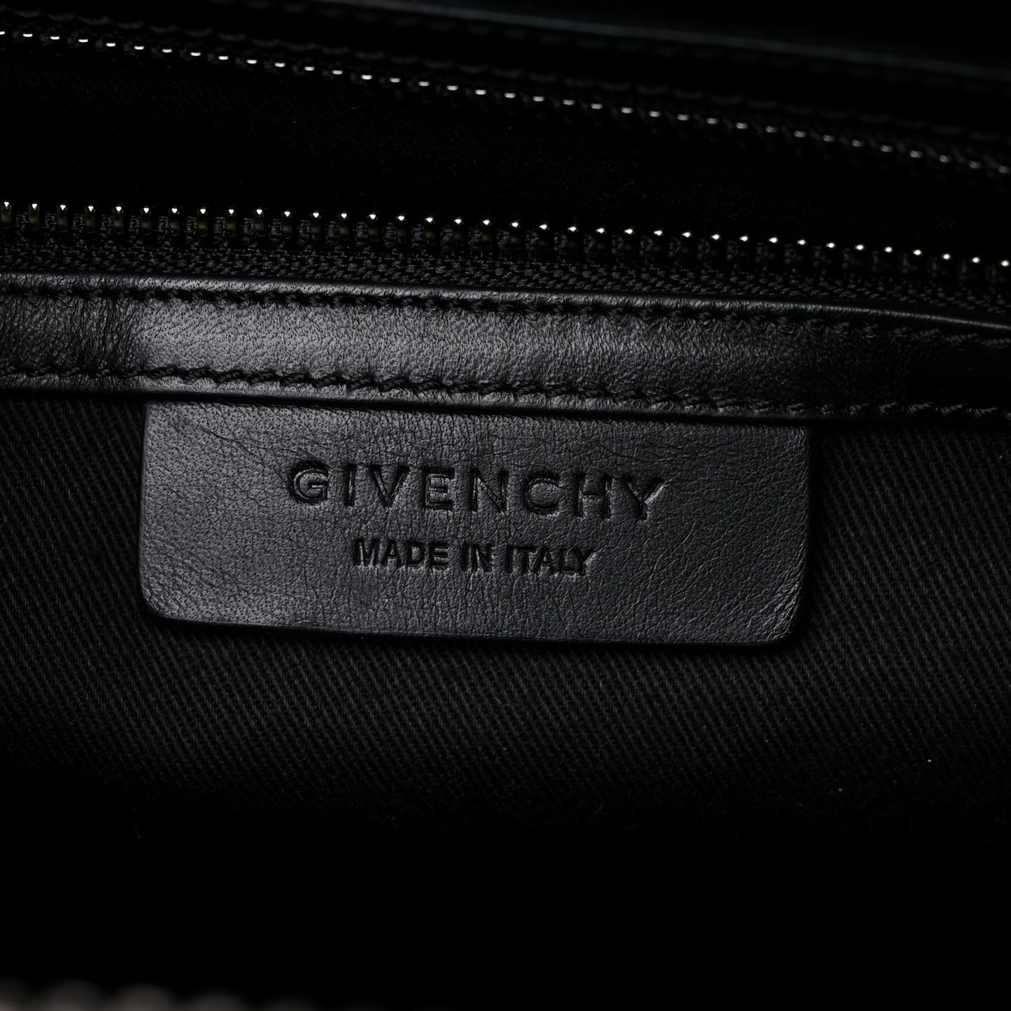 Shiny Lord Calfskin Medium Antigona Black