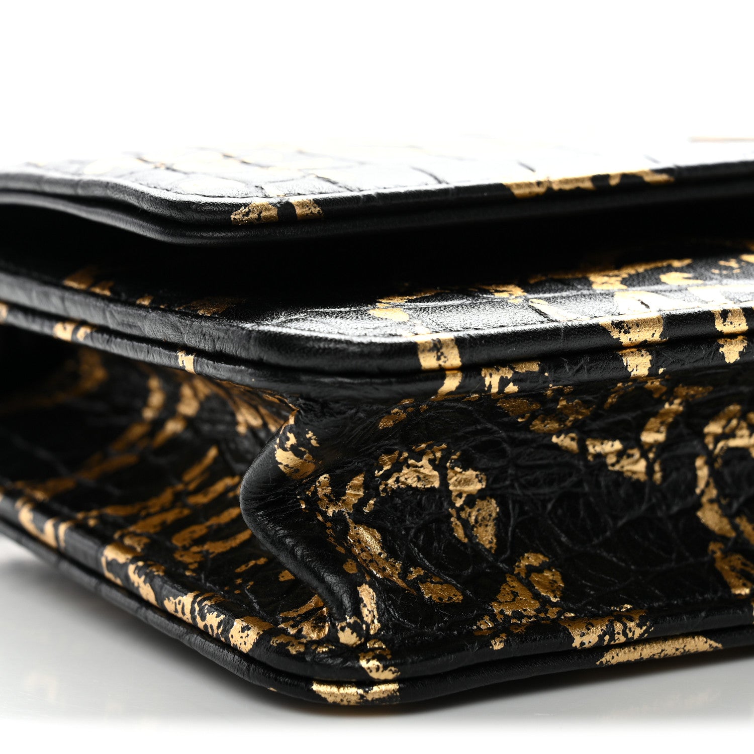 Chanel Calfskin Crocodile Embossed Graffiti 2.55 Cocodile Reissue Wallet On Chain WOC Black Gold 26 of 31