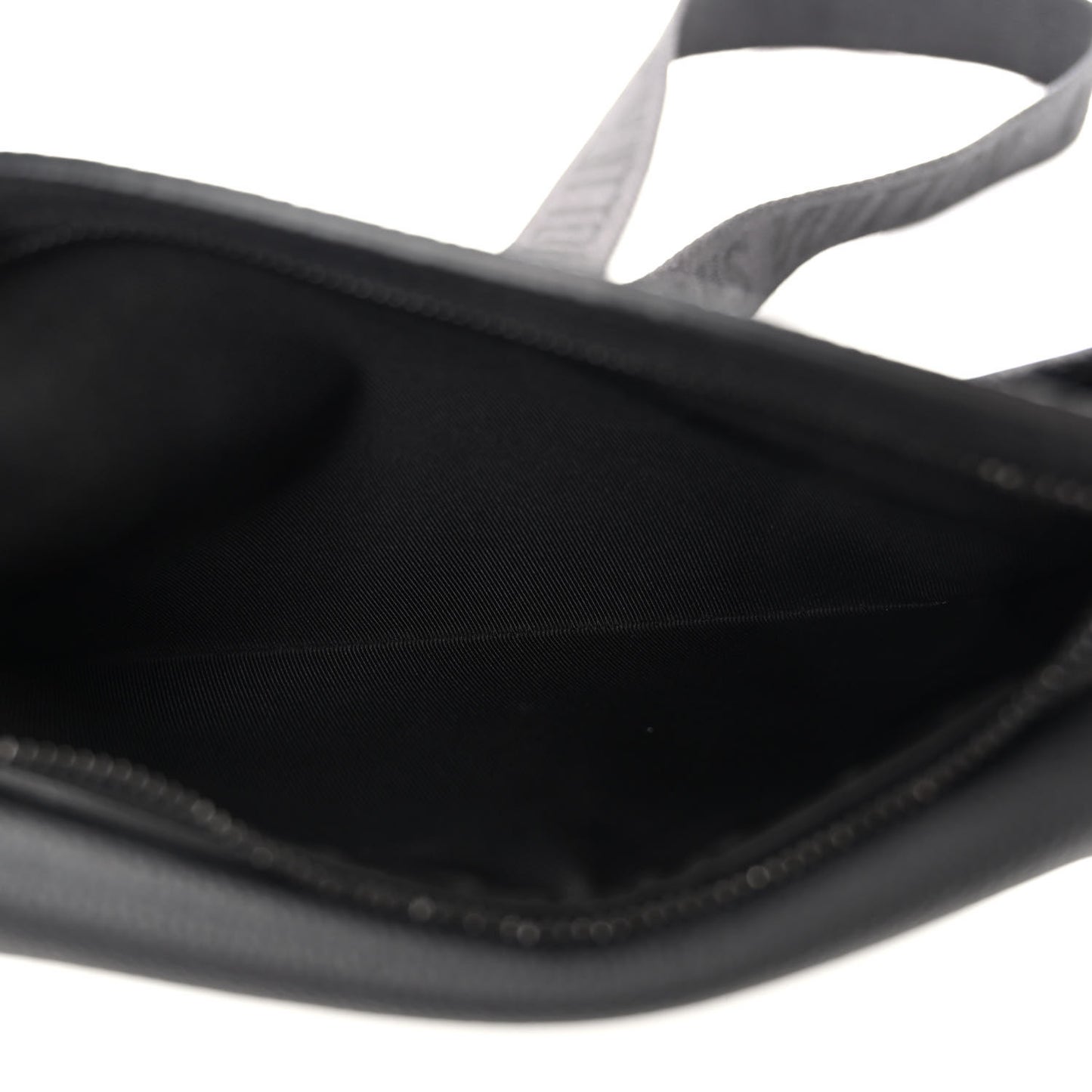 Grained Calfskin Aerogram Takeoff Sling Black