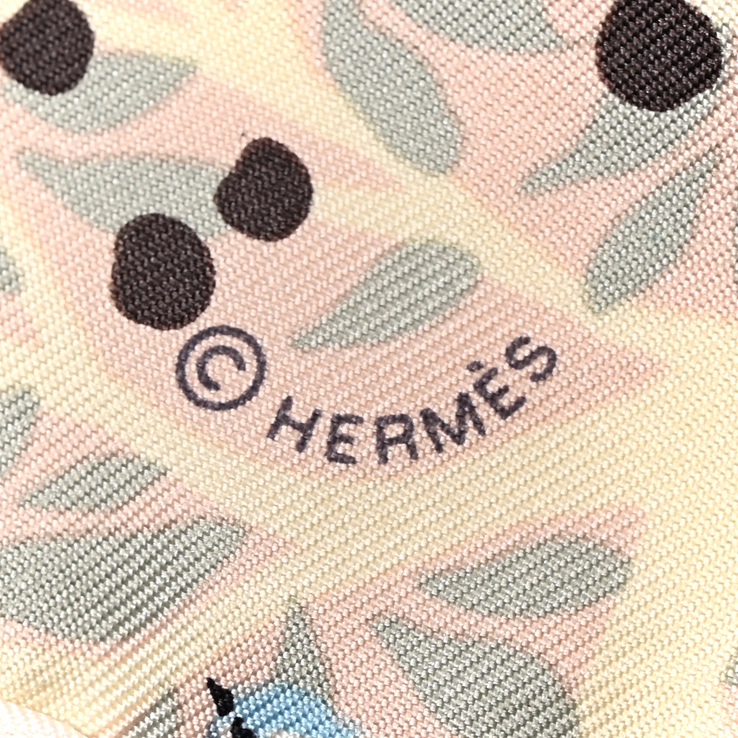 Hermes Silk Jersey Dans Un Jardin Anglais Pocket Square Blanc Bleu Beige 3 of 3