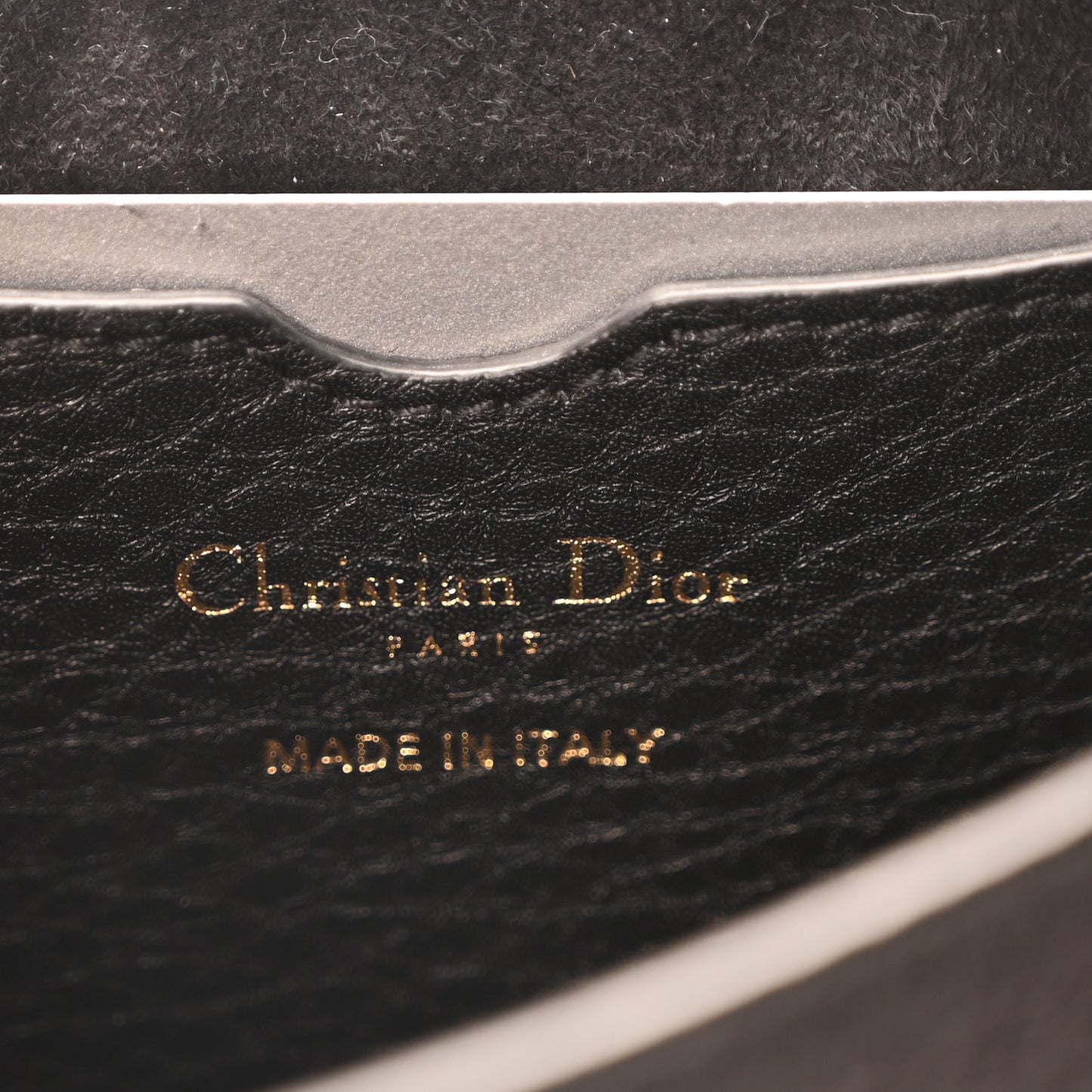 Grained Calfskin Medium Bobby Flap Black