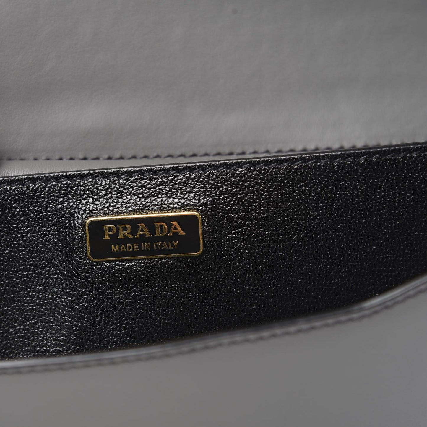 City Calfskin Saffiano Cahier Bag Mercurio Black