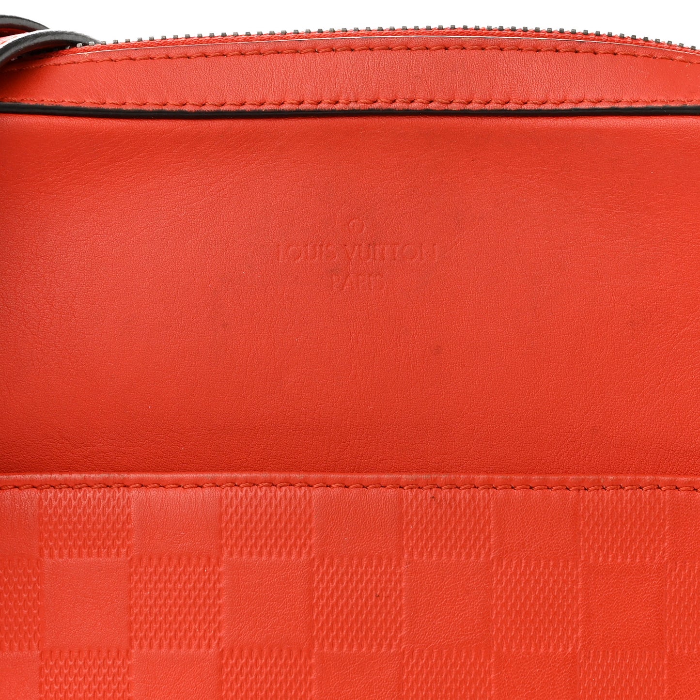 Damier Infini District Pochette Magma