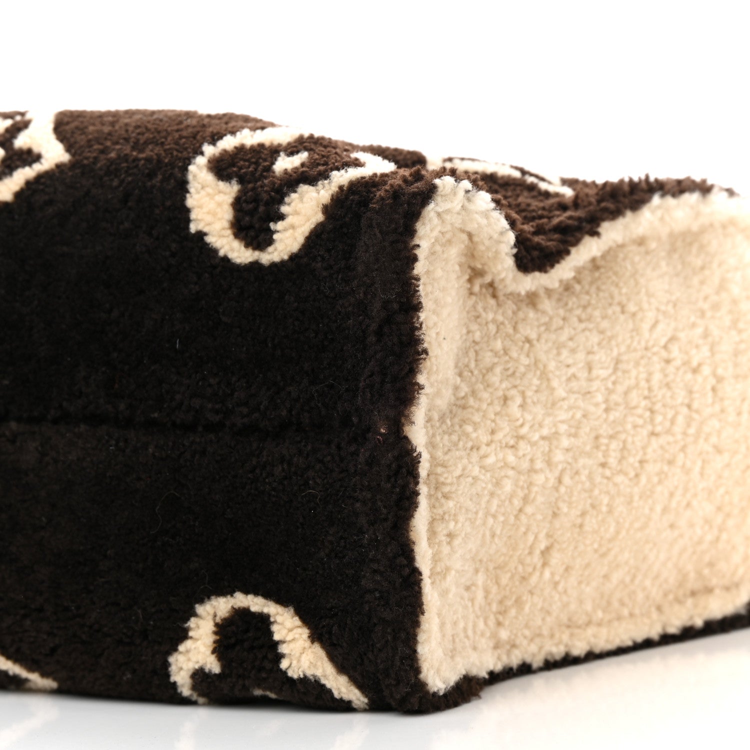 Louis Vuitton Shearling Monogram Giant Teddy Onthego GM Black White 10 of 13