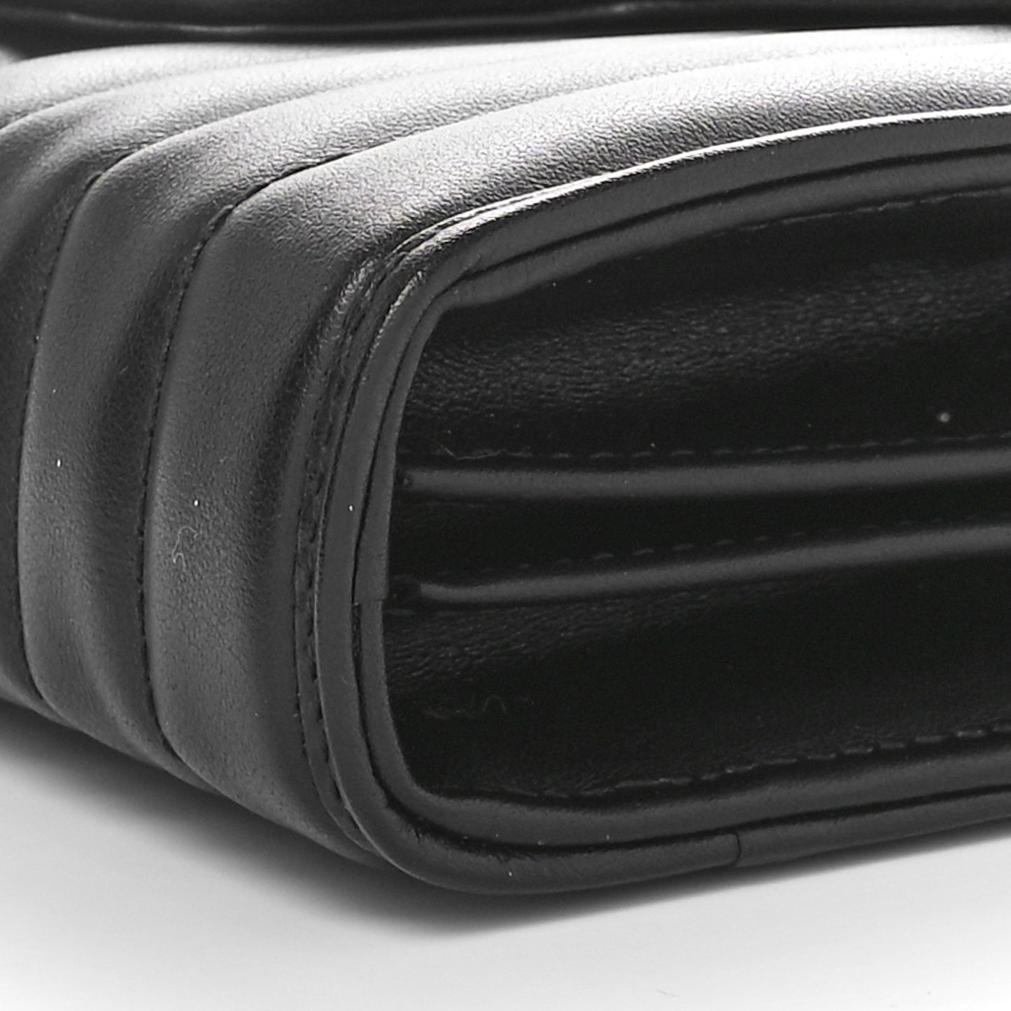 Calfskin Matelasse Aria GG Marmont Chain Wallet Black