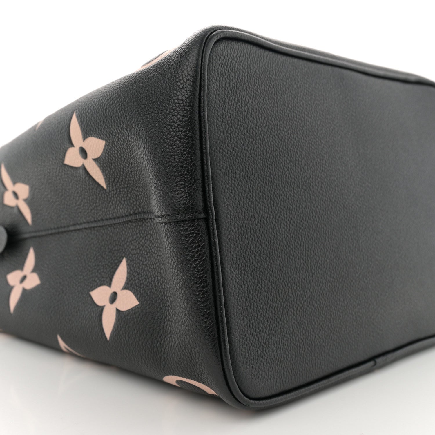 Louis Vuitton Empreinte Monogram Giant Neonoe MM Black Beige 10 of 11