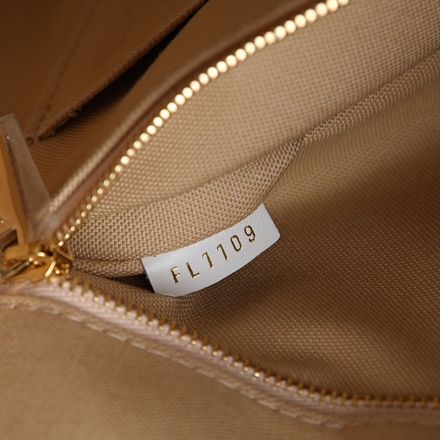 Louis Vuitton Monogram Giant Onthego GM Kaki Beige 6 of 12