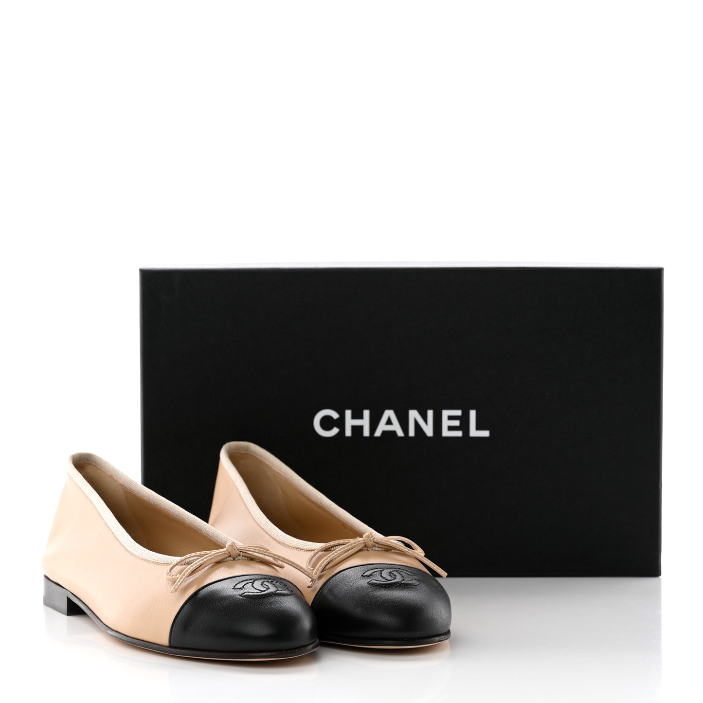 Lambskin Cap Toe CC Ballerina Flats 38 Beige Black