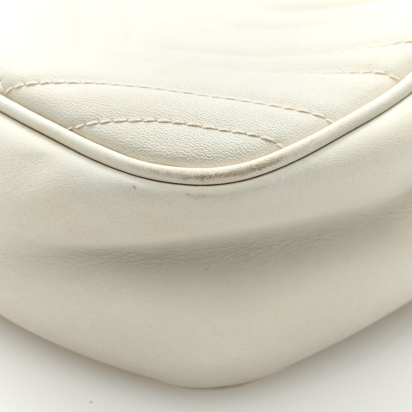 Calfskin Matelasse Small GG Marmont Chain Shoulder Bag White